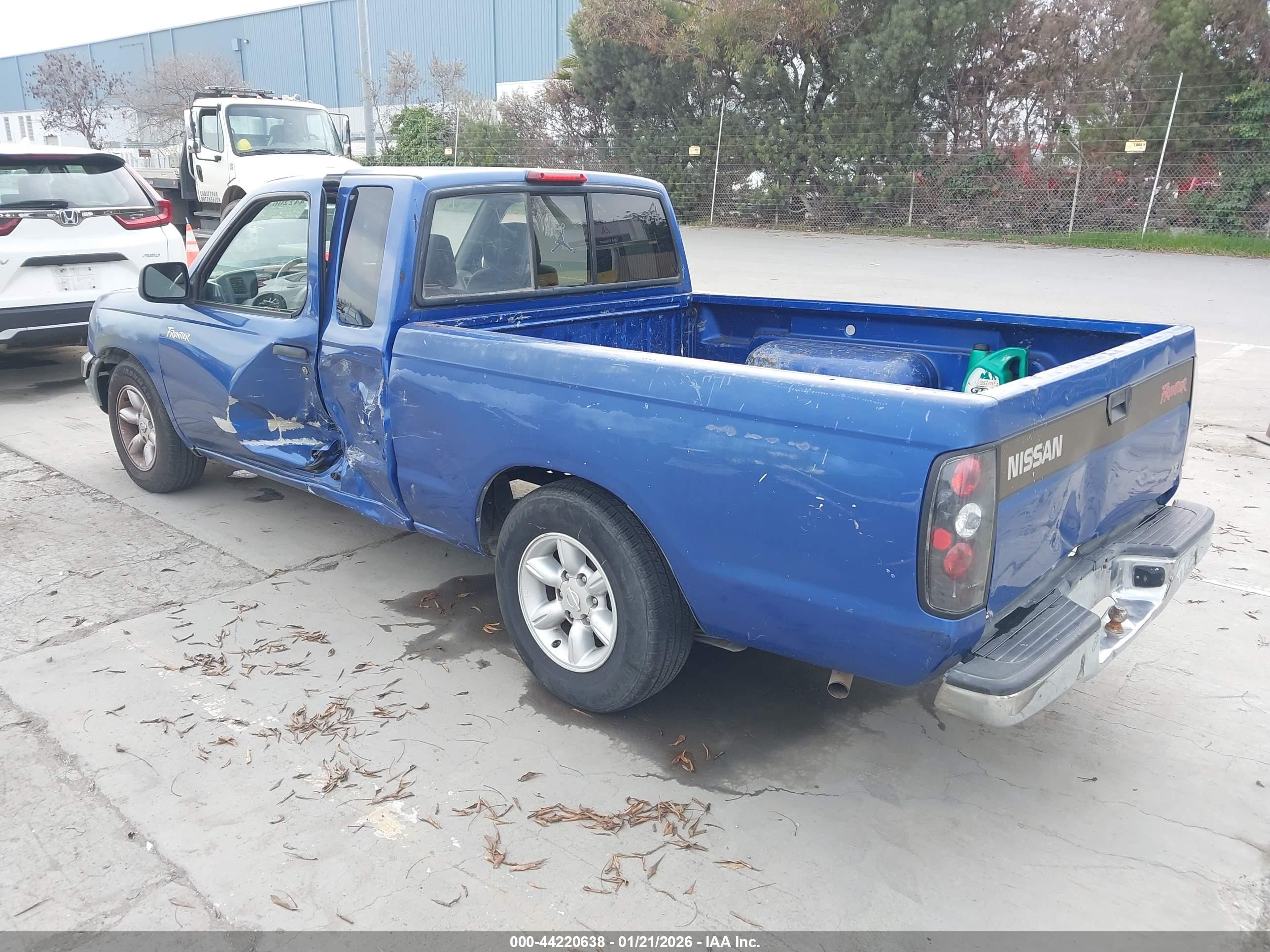 NISSAN FRONTIER image 3