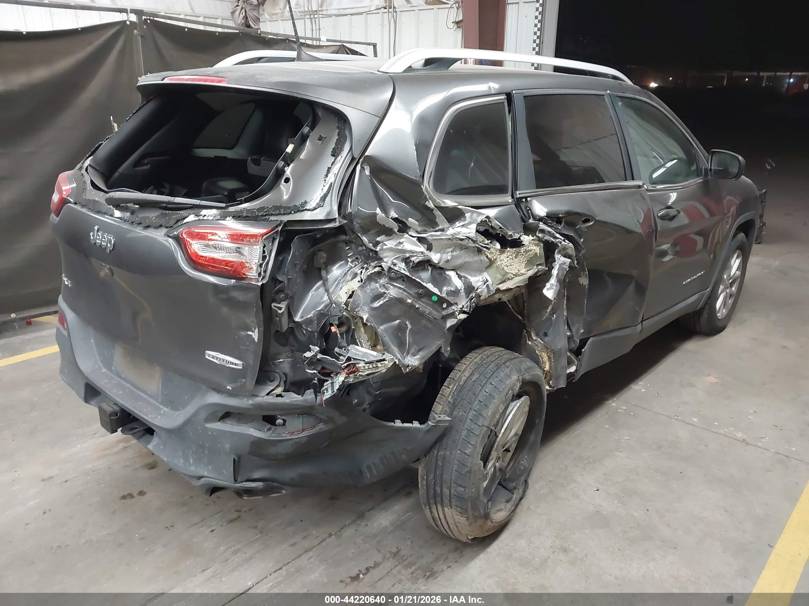 JEEP CHEROKEE image 4