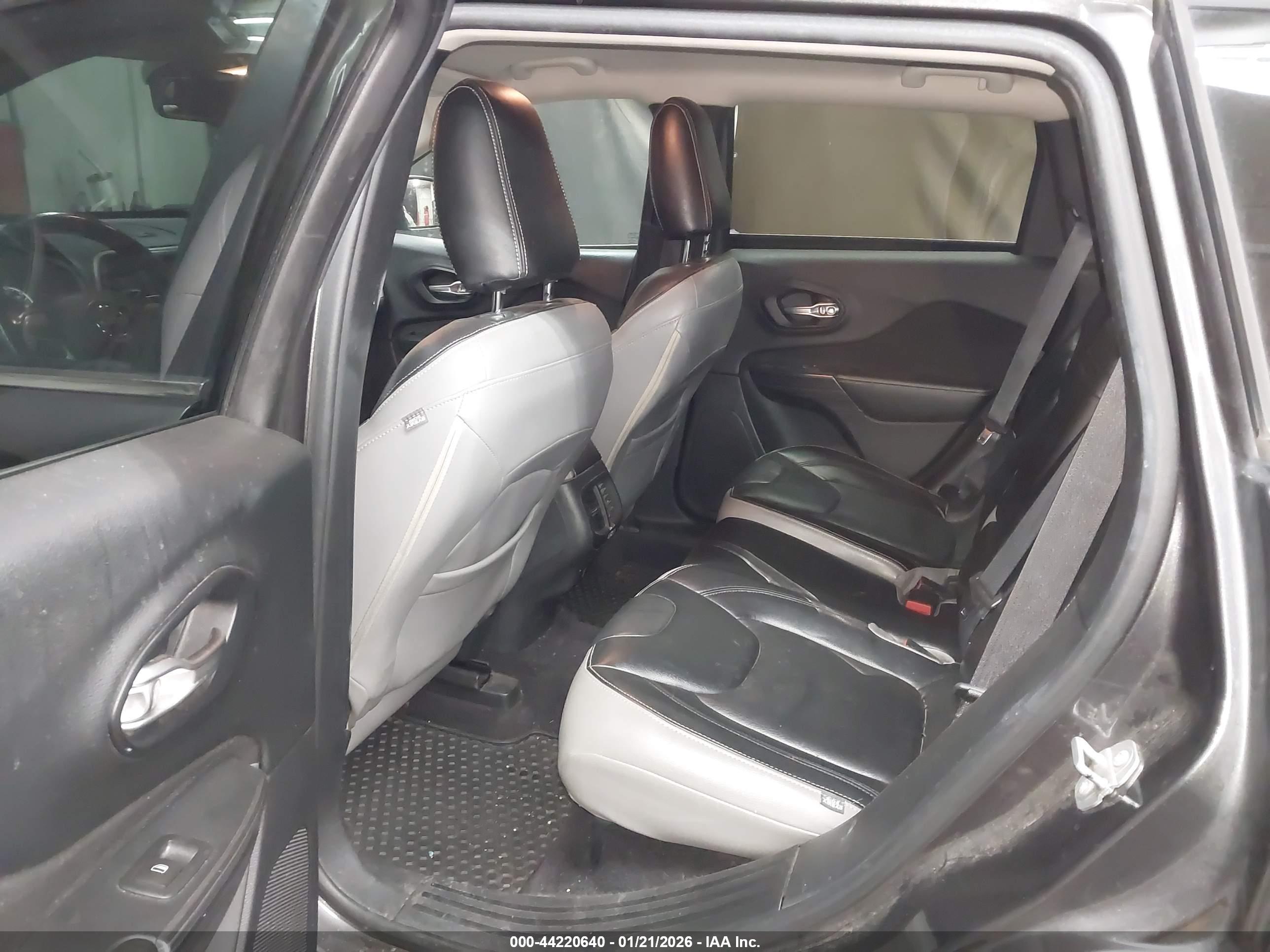 JEEP CHEROKEE image 8