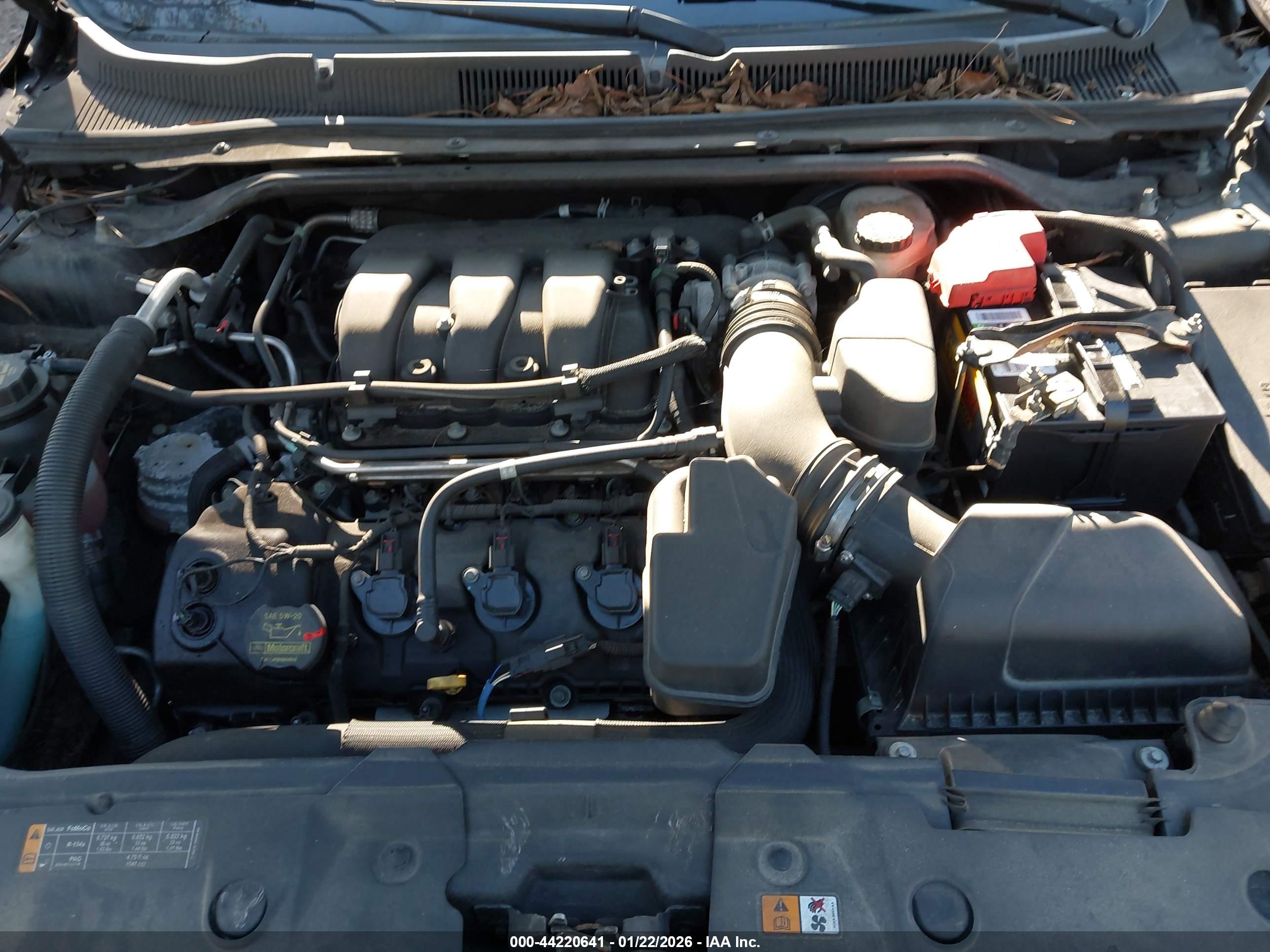 FORD TAURUS image 10