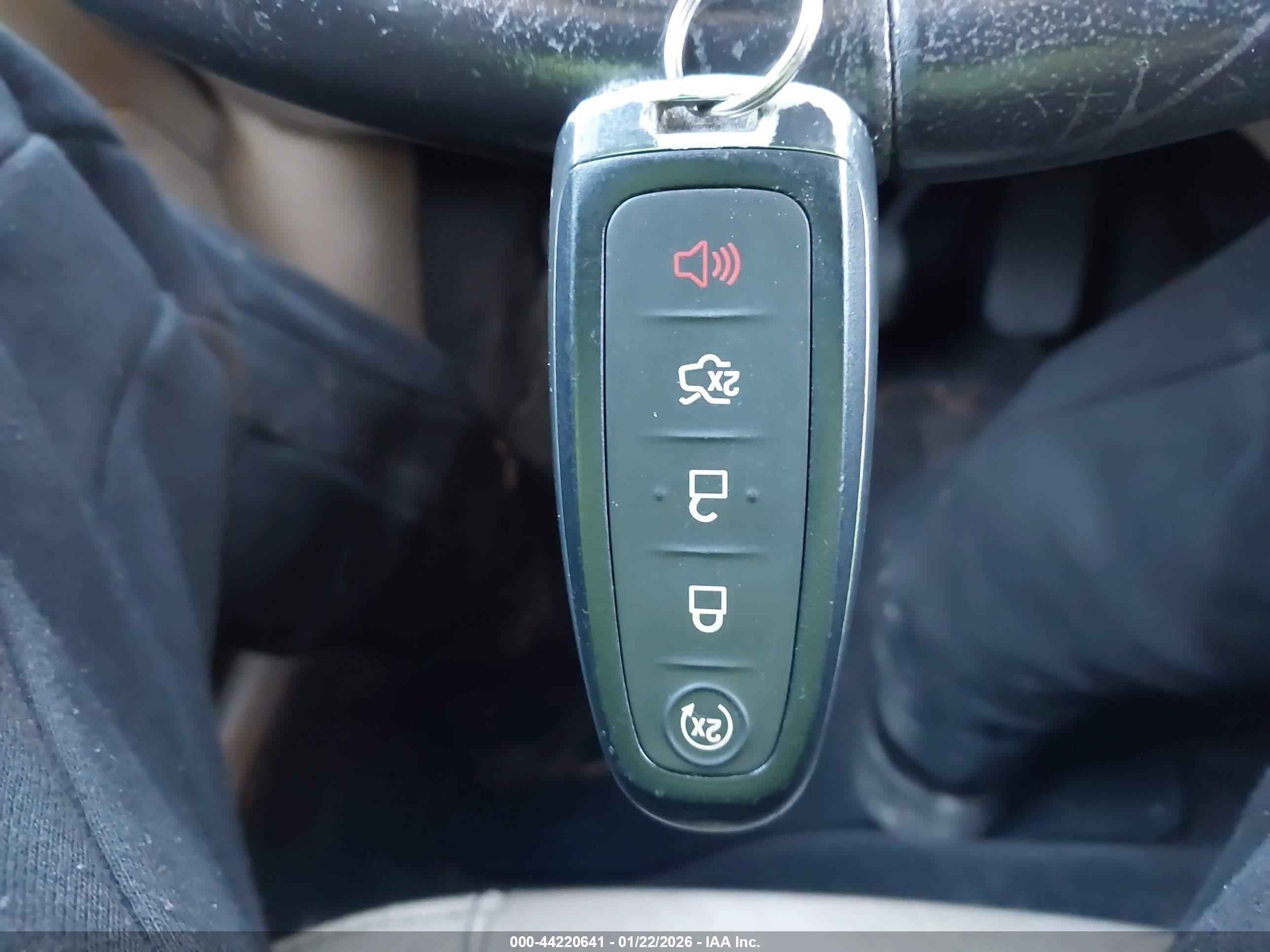 FORD TAURUS image 11