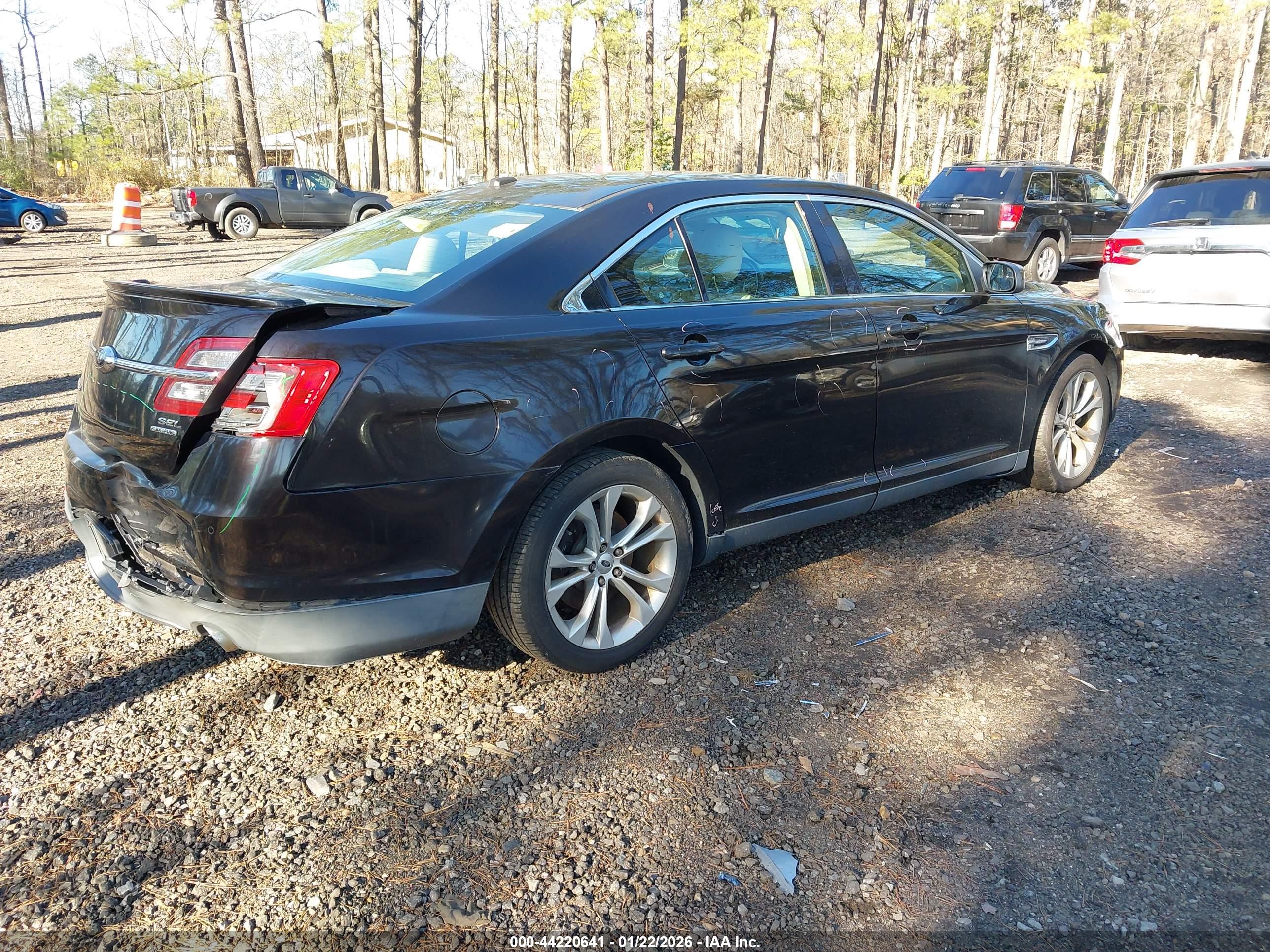 FORD TAURUS image 4