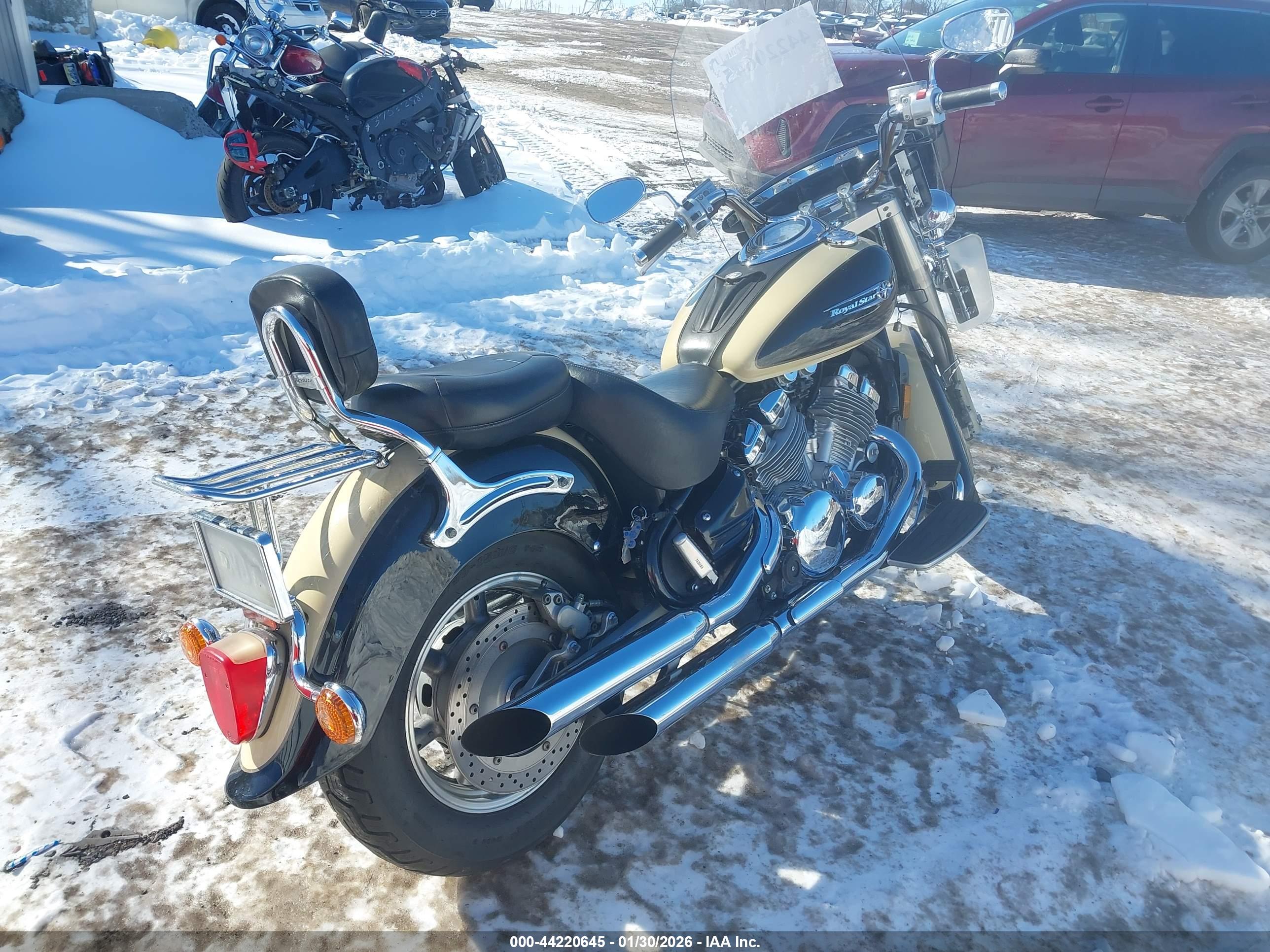 YAMAHA XVZ13 image 4
