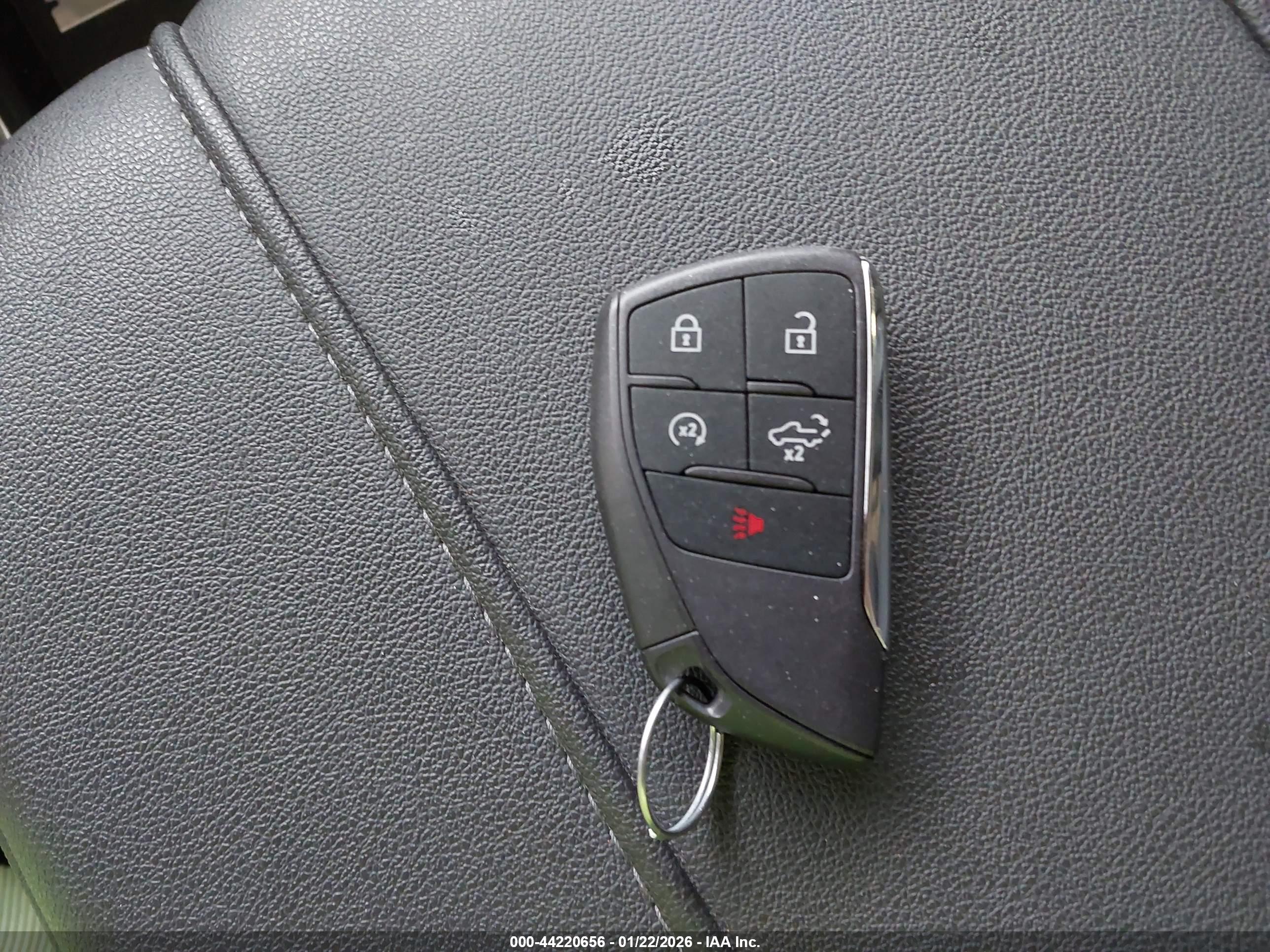 CHEVROLET SILVERADO image 11