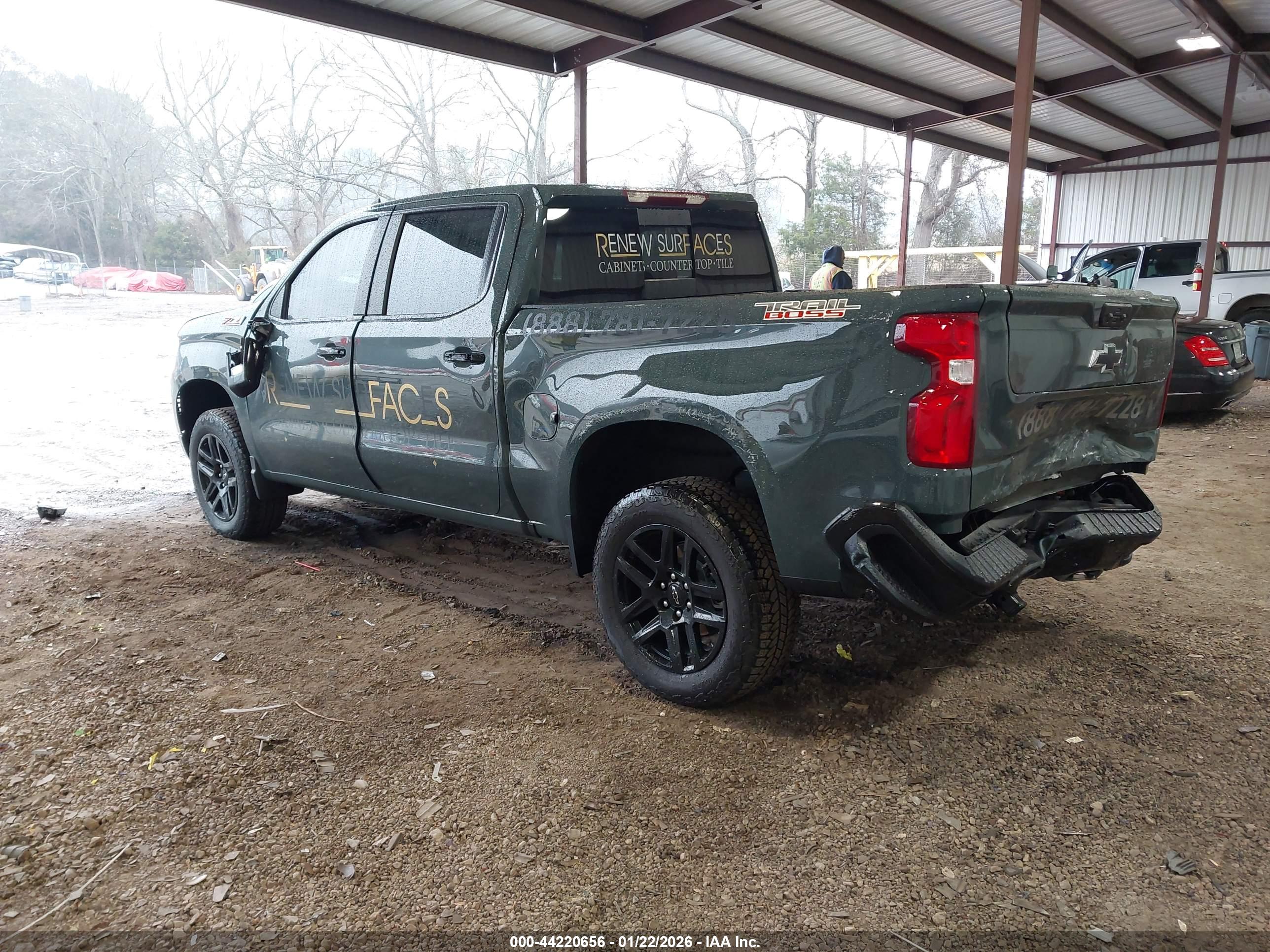 CHEVROLET SILVERADO image 3