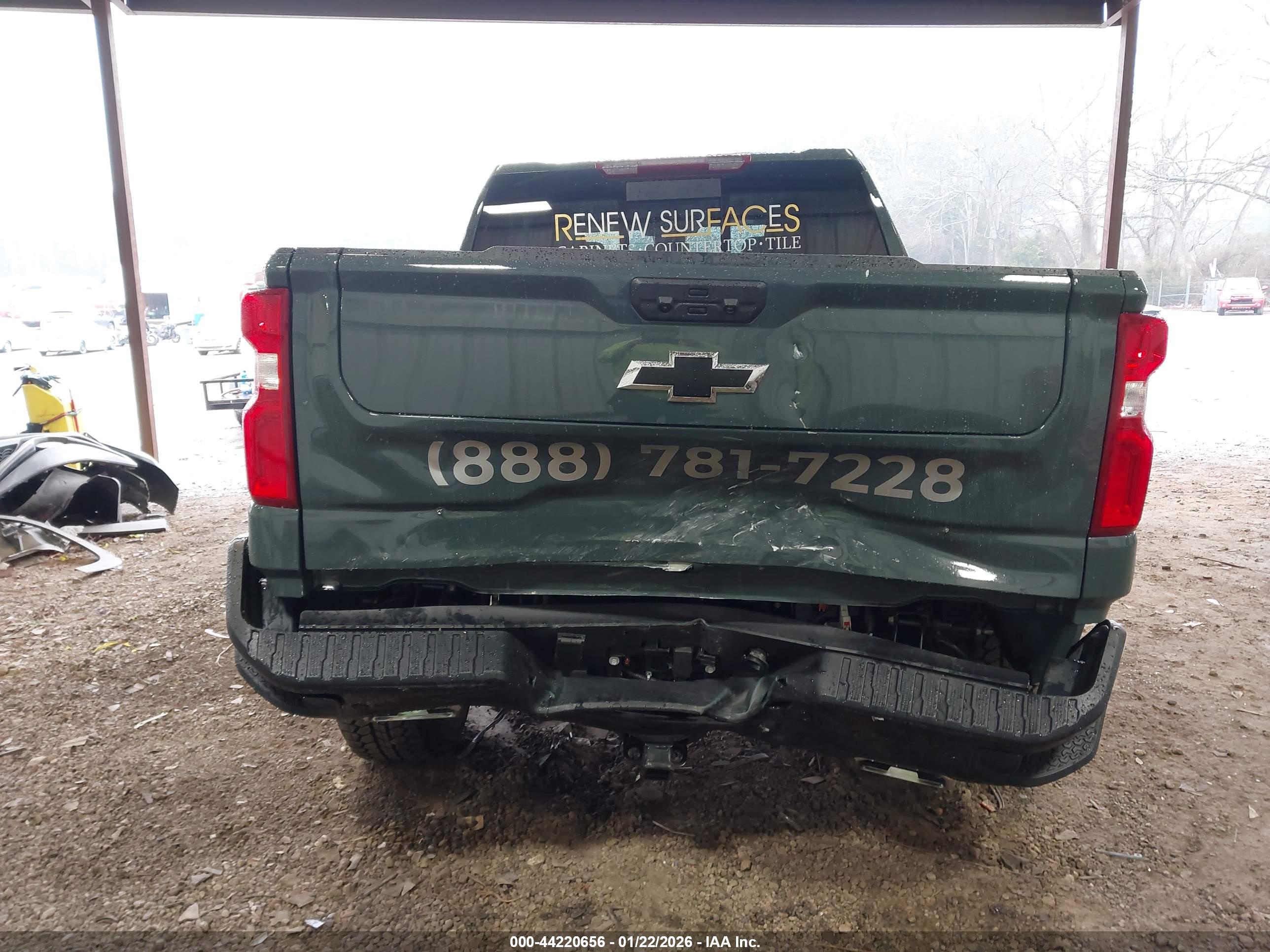 CHEVROLET SILVERADO image 6