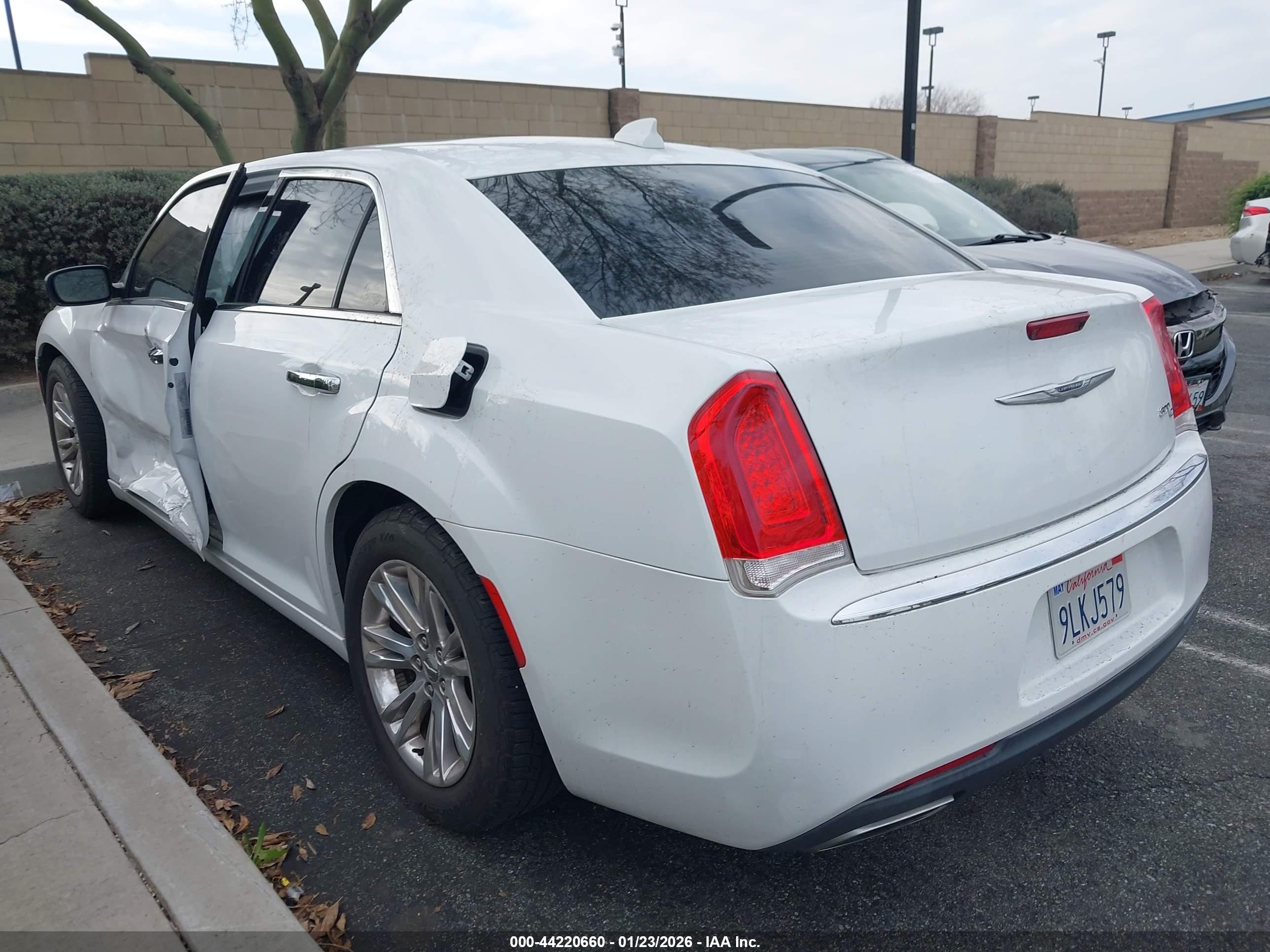 CHRYSLER 300C image 3