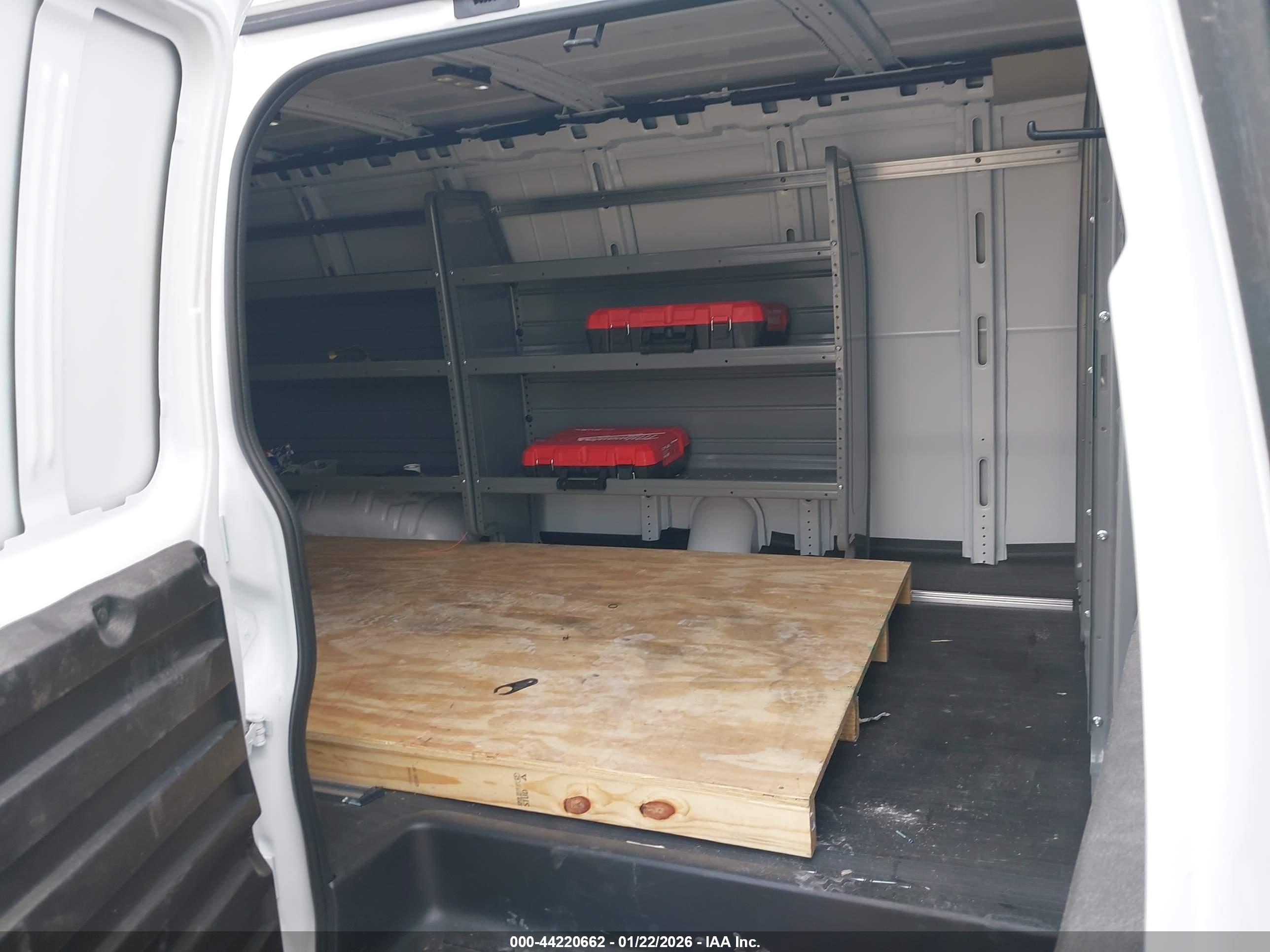 CHEVROLET EXPRESS image 8