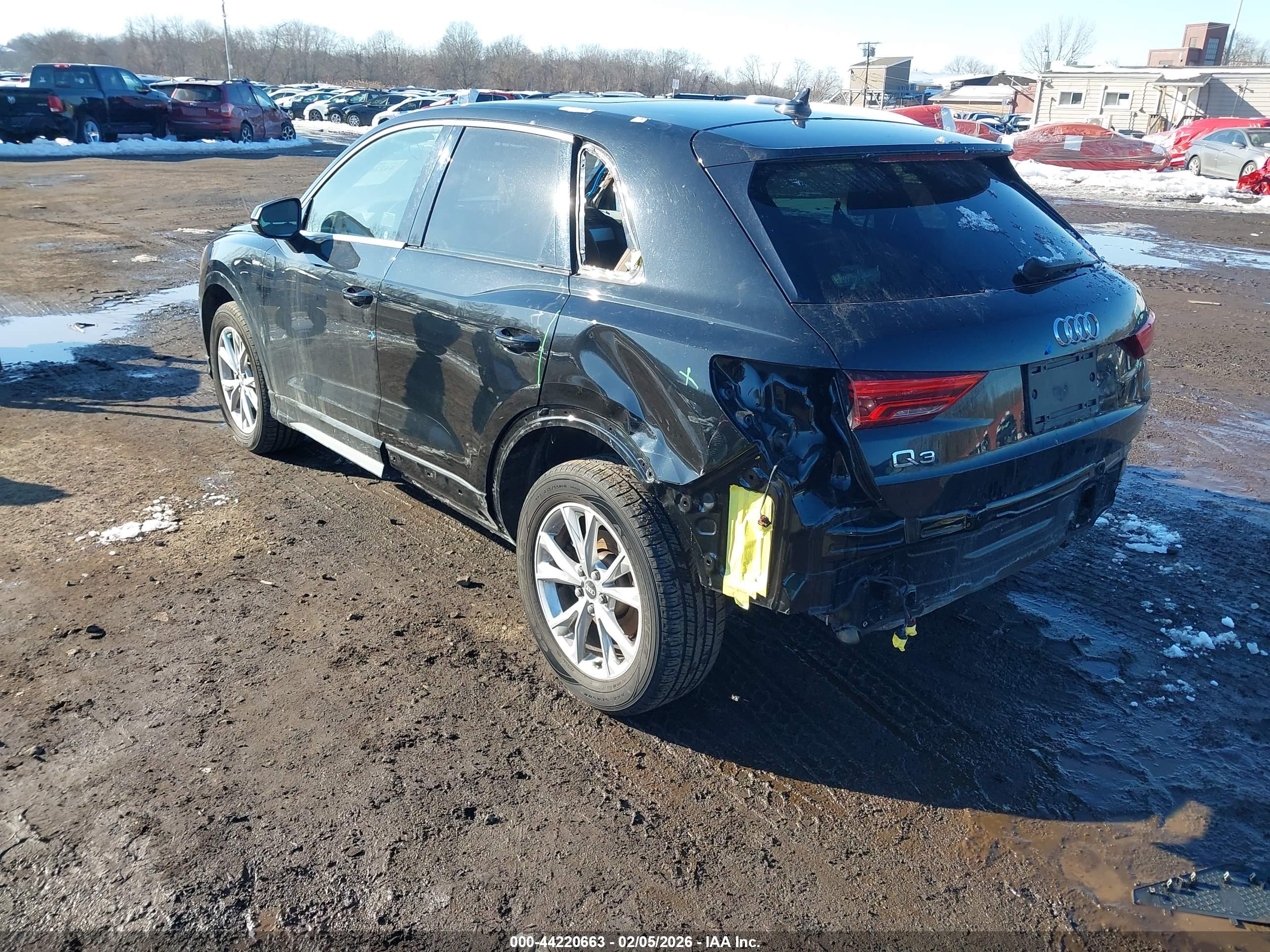 AUDI Q3 image 3