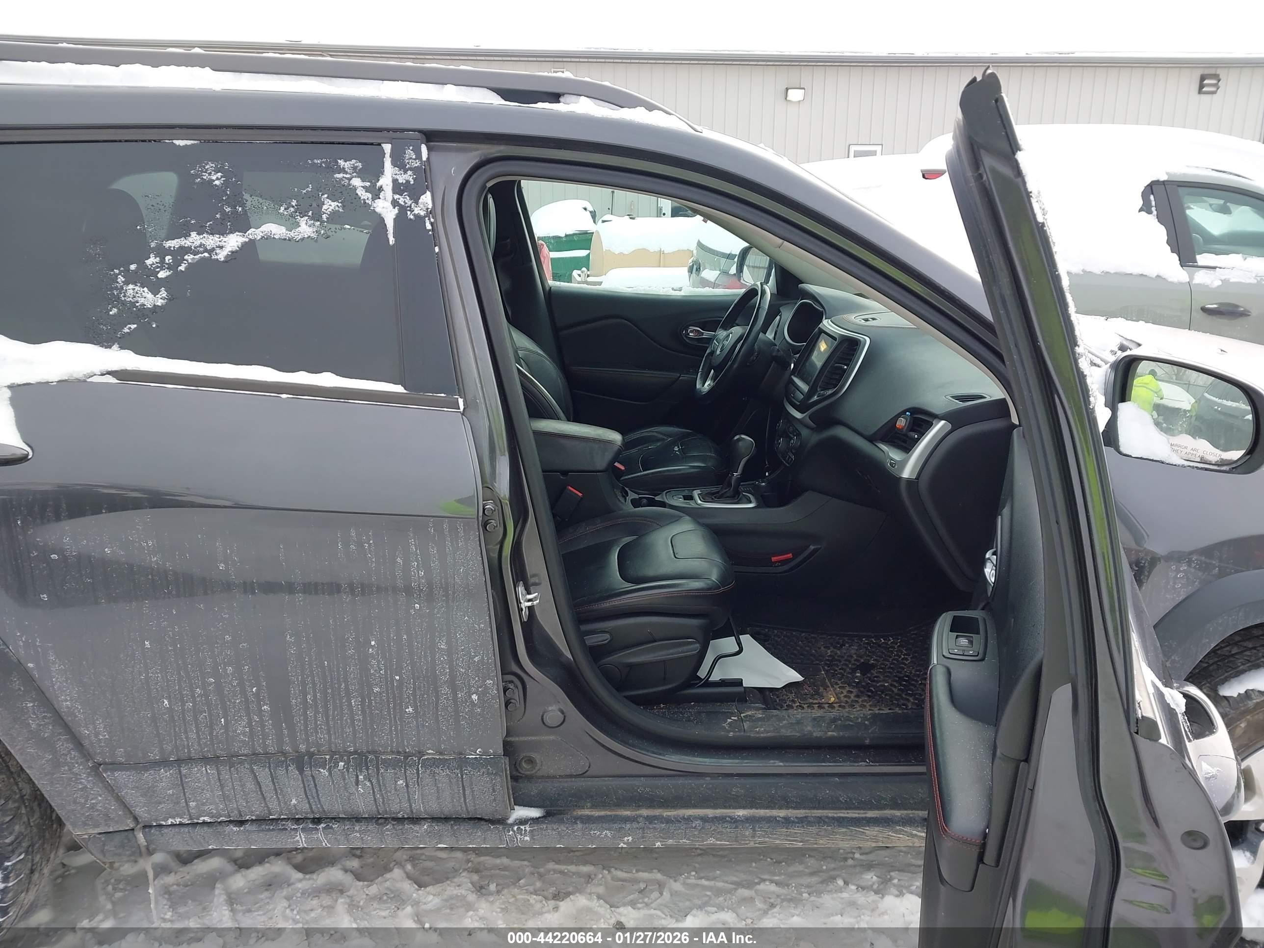JEEP CHEROKEE image 5