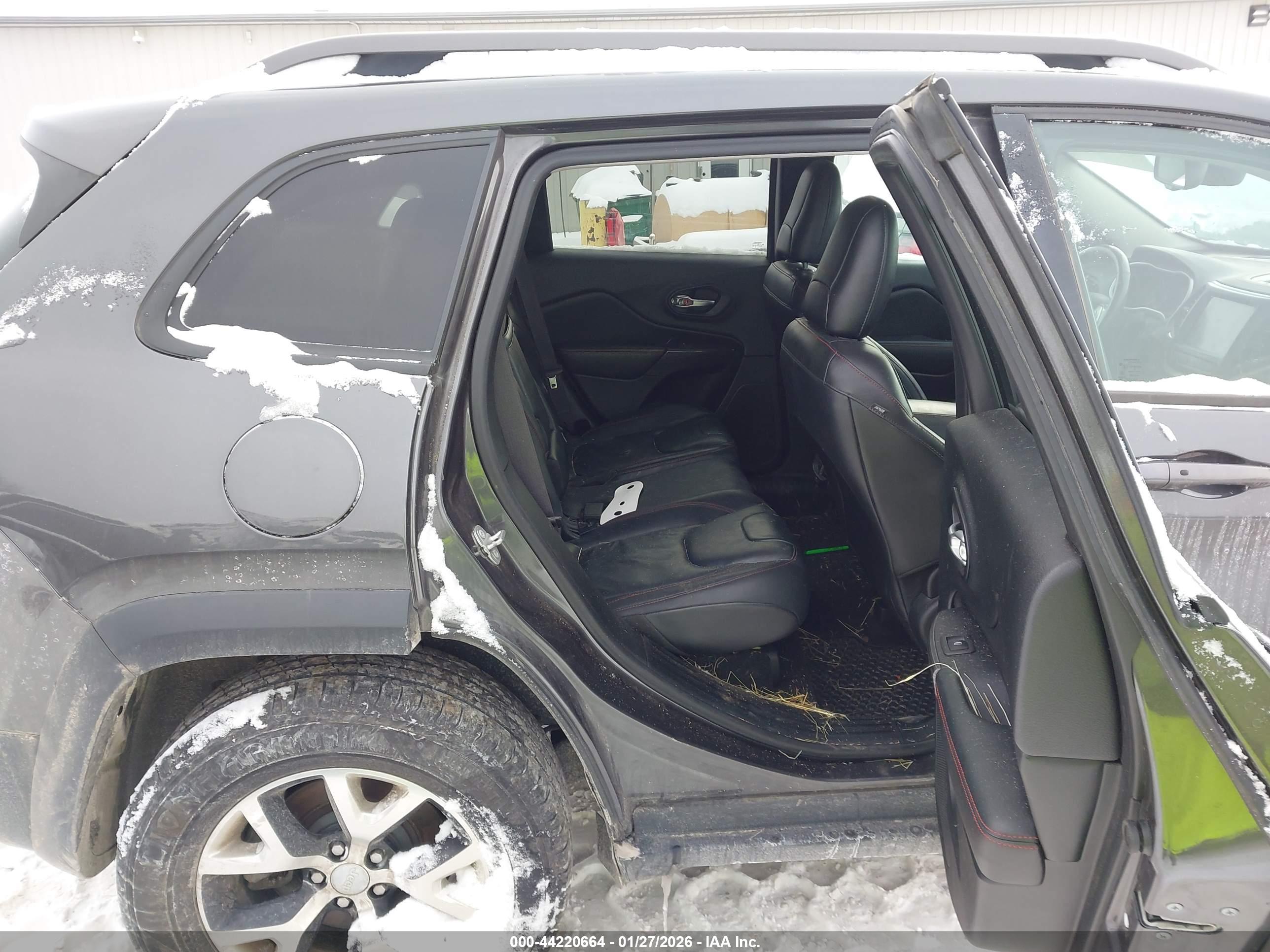 JEEP CHEROKEE image 8