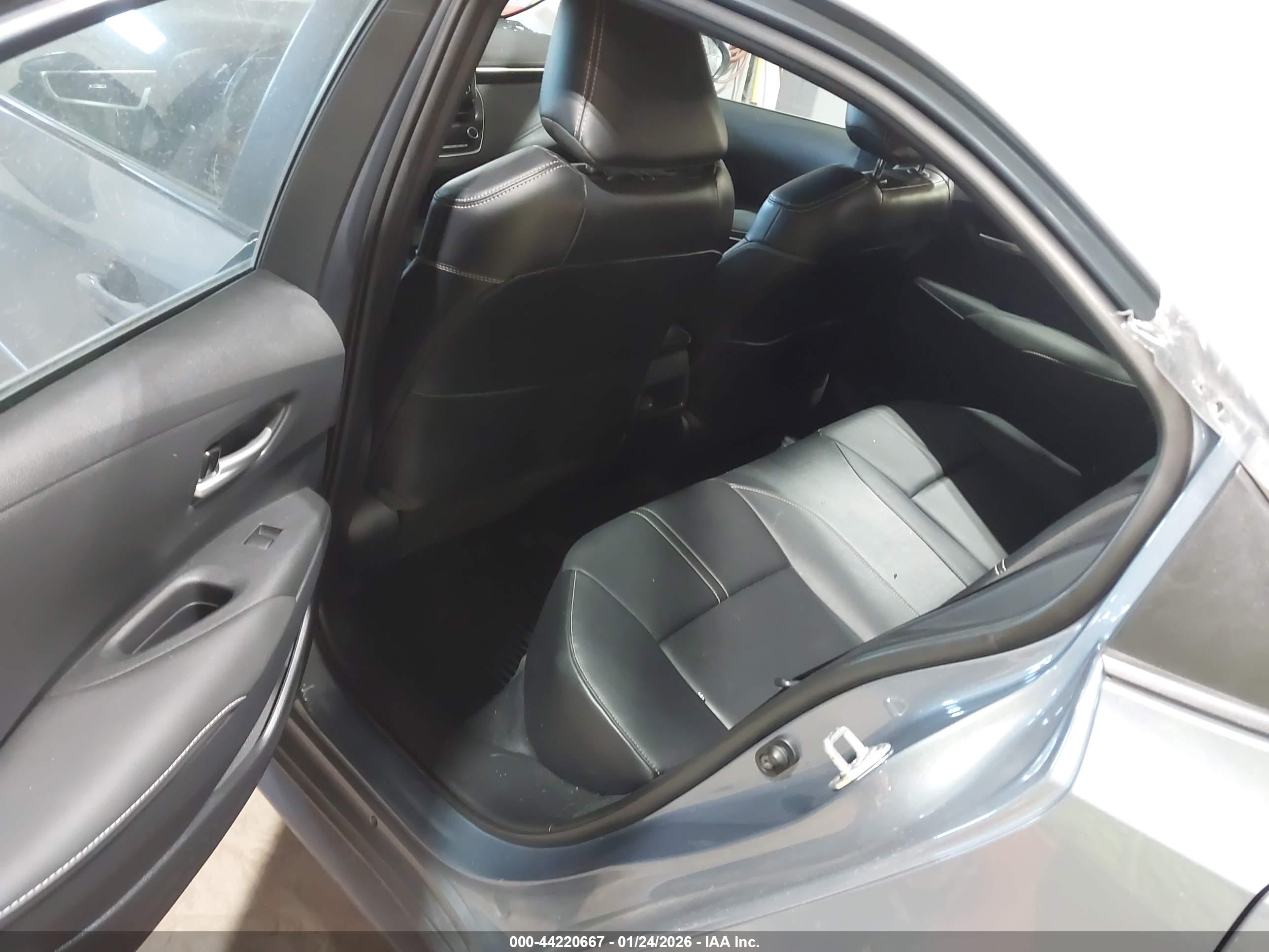 TOYOTA COROLLA image 8