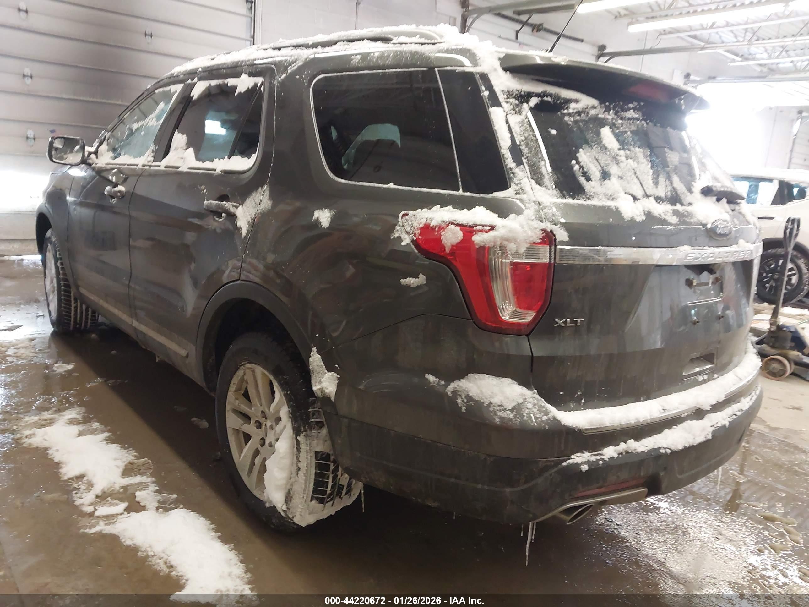 FORD EXPLORER image 3