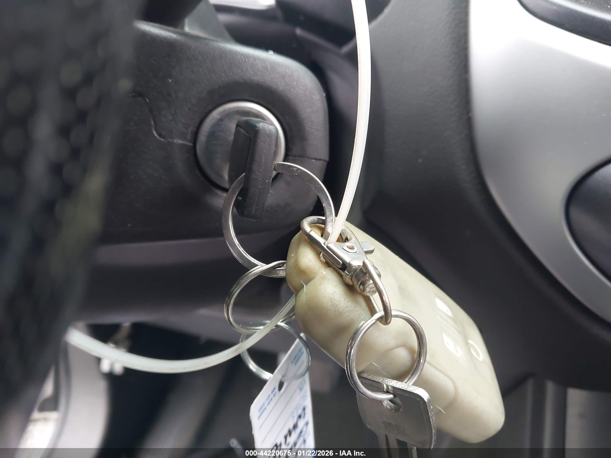 CHEVROLET COLORADO image 11