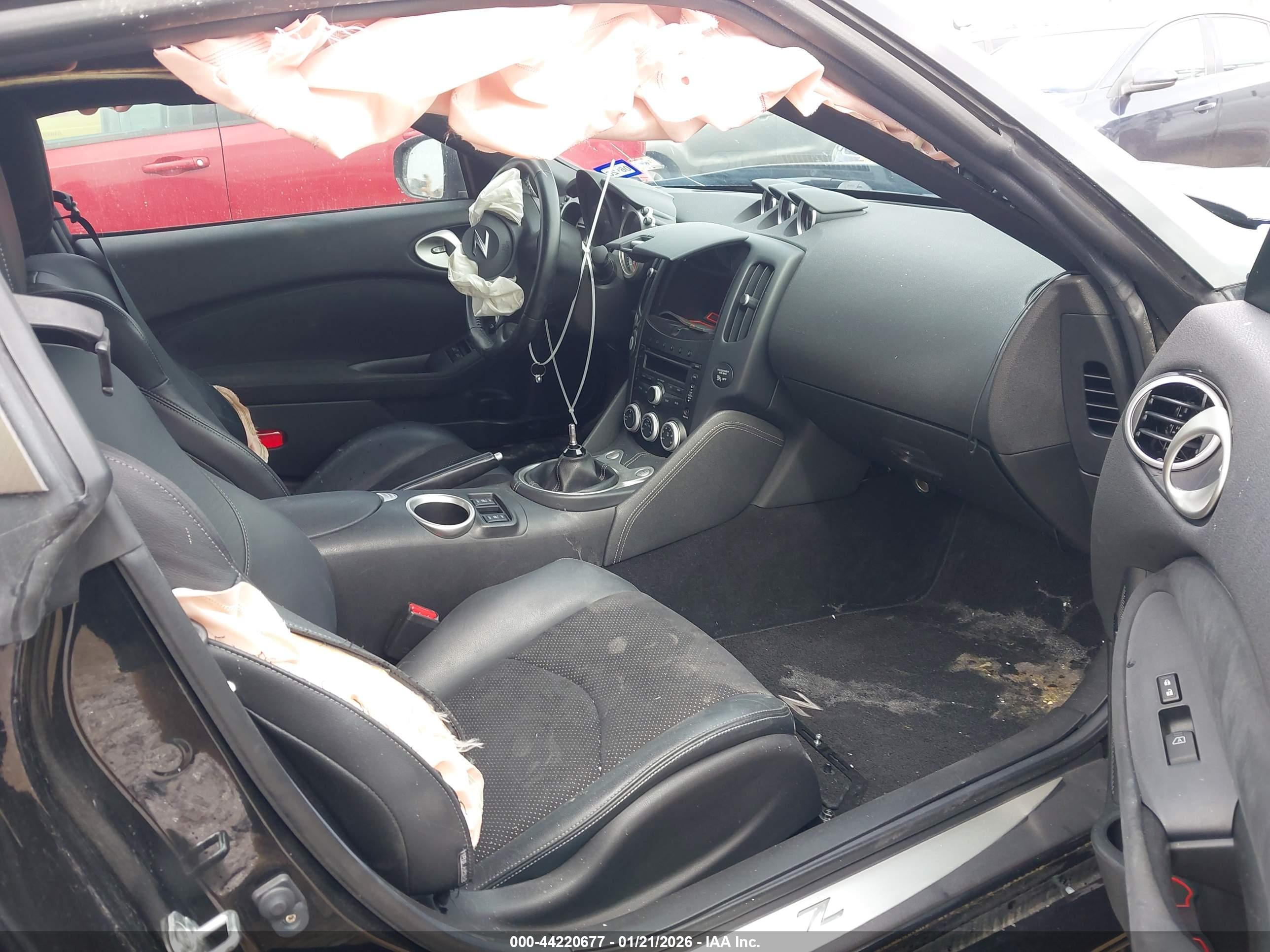 NISSAN 370Z image 5