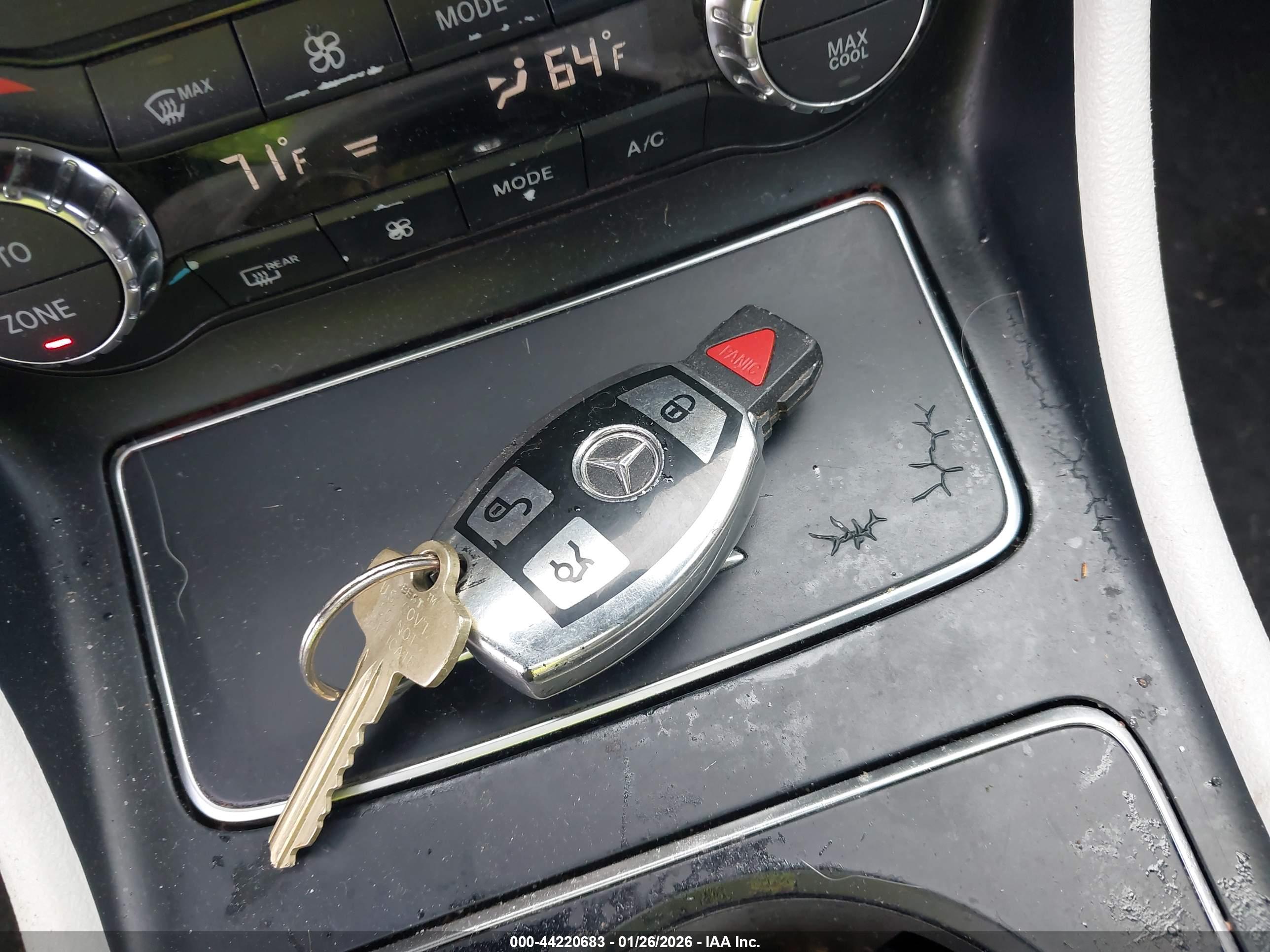 MERCEDES-BENZ CLA image 11