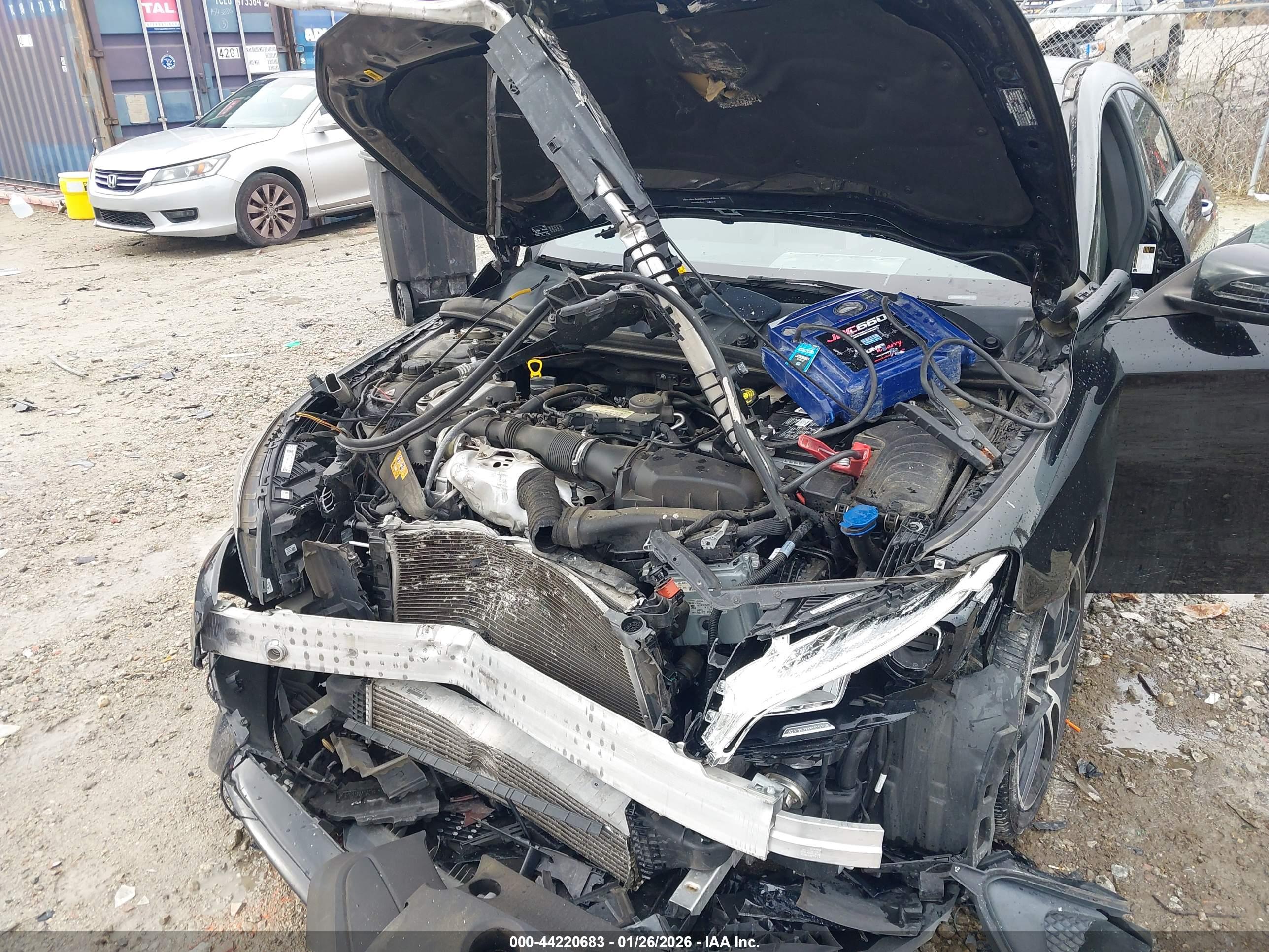 MERCEDES-BENZ CLA image 6
