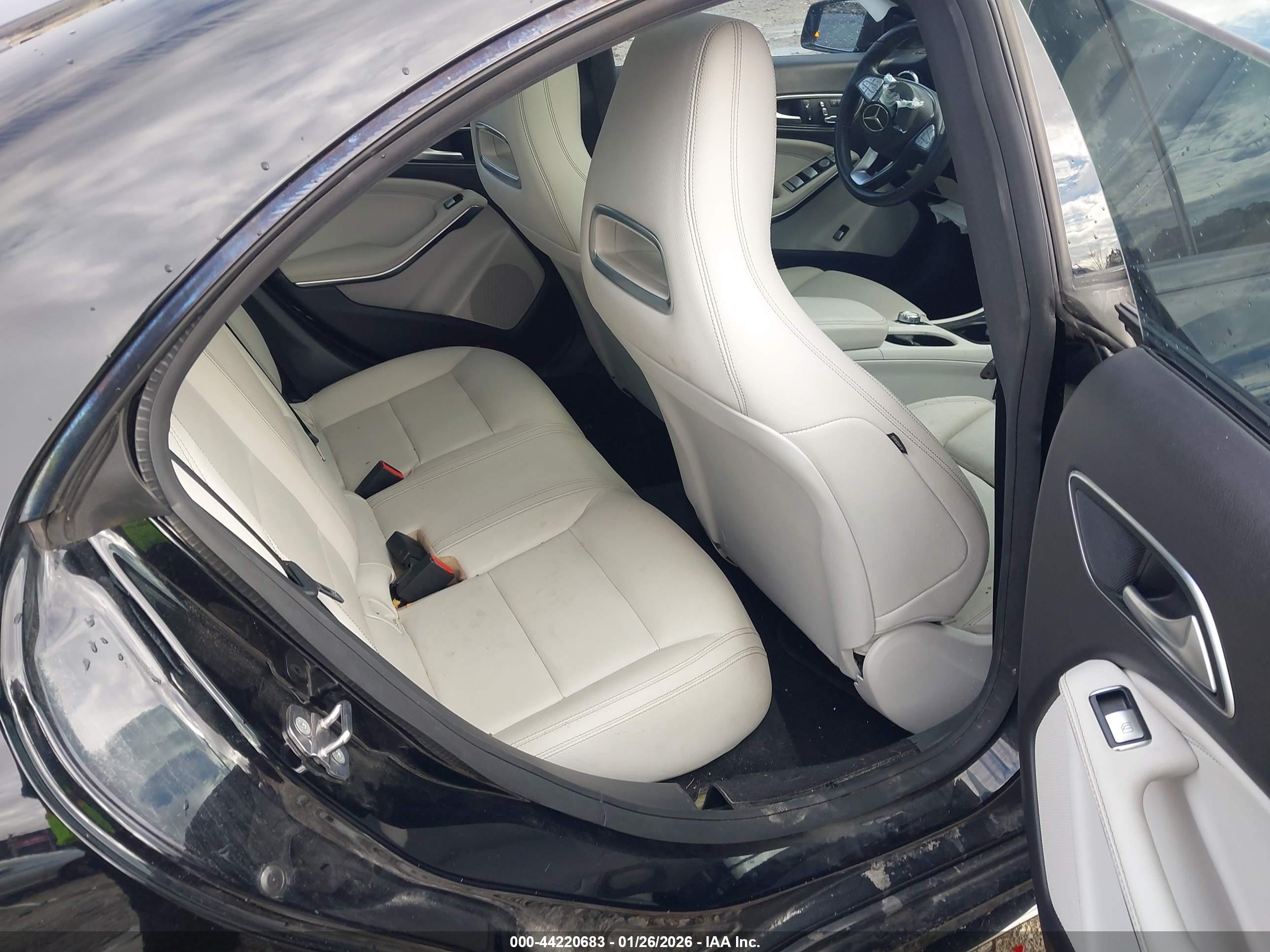 MERCEDES-BENZ CLA image 8