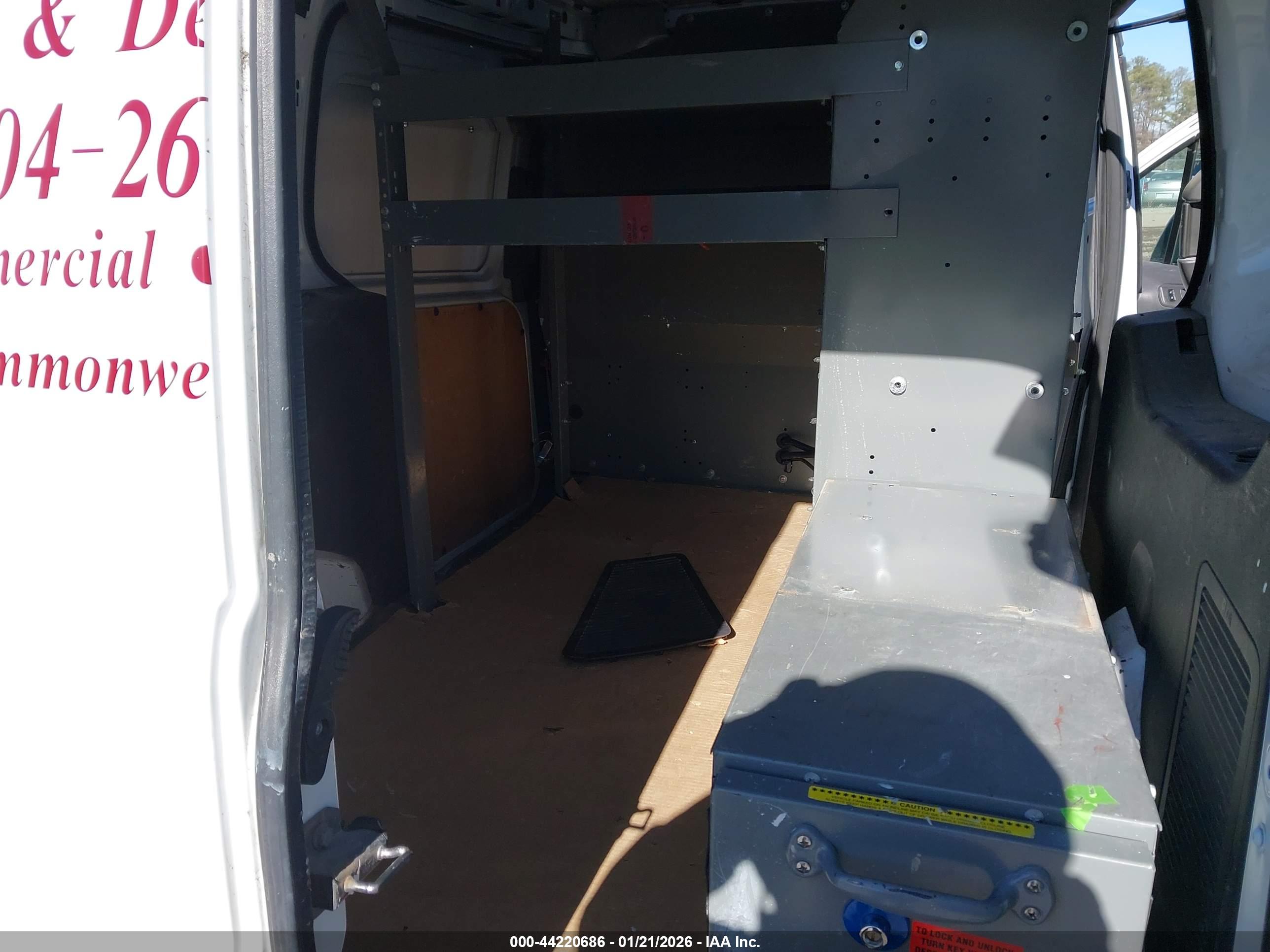 FORD TRANSIT image 8