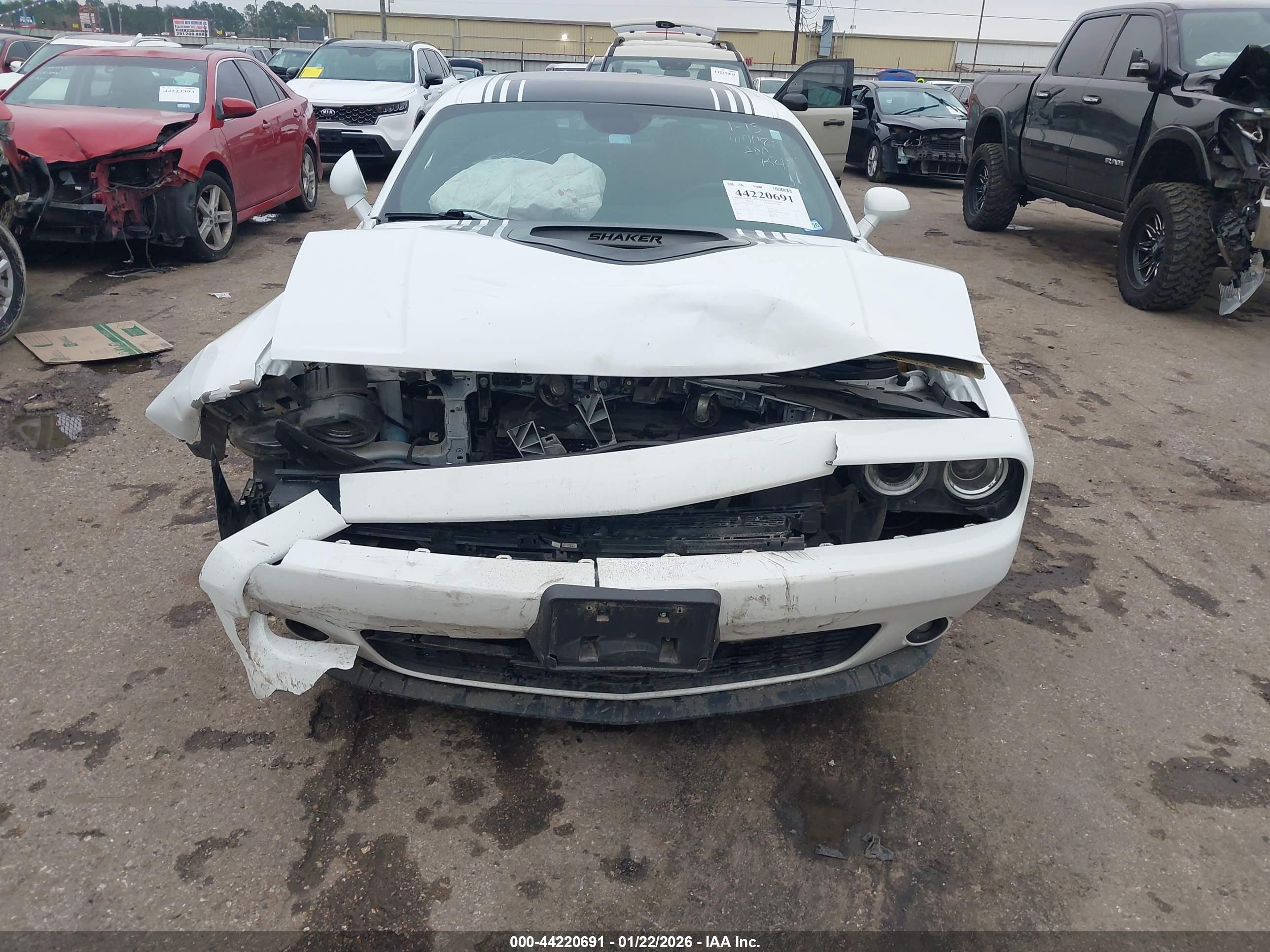 DODGE CHALLENGER image 6