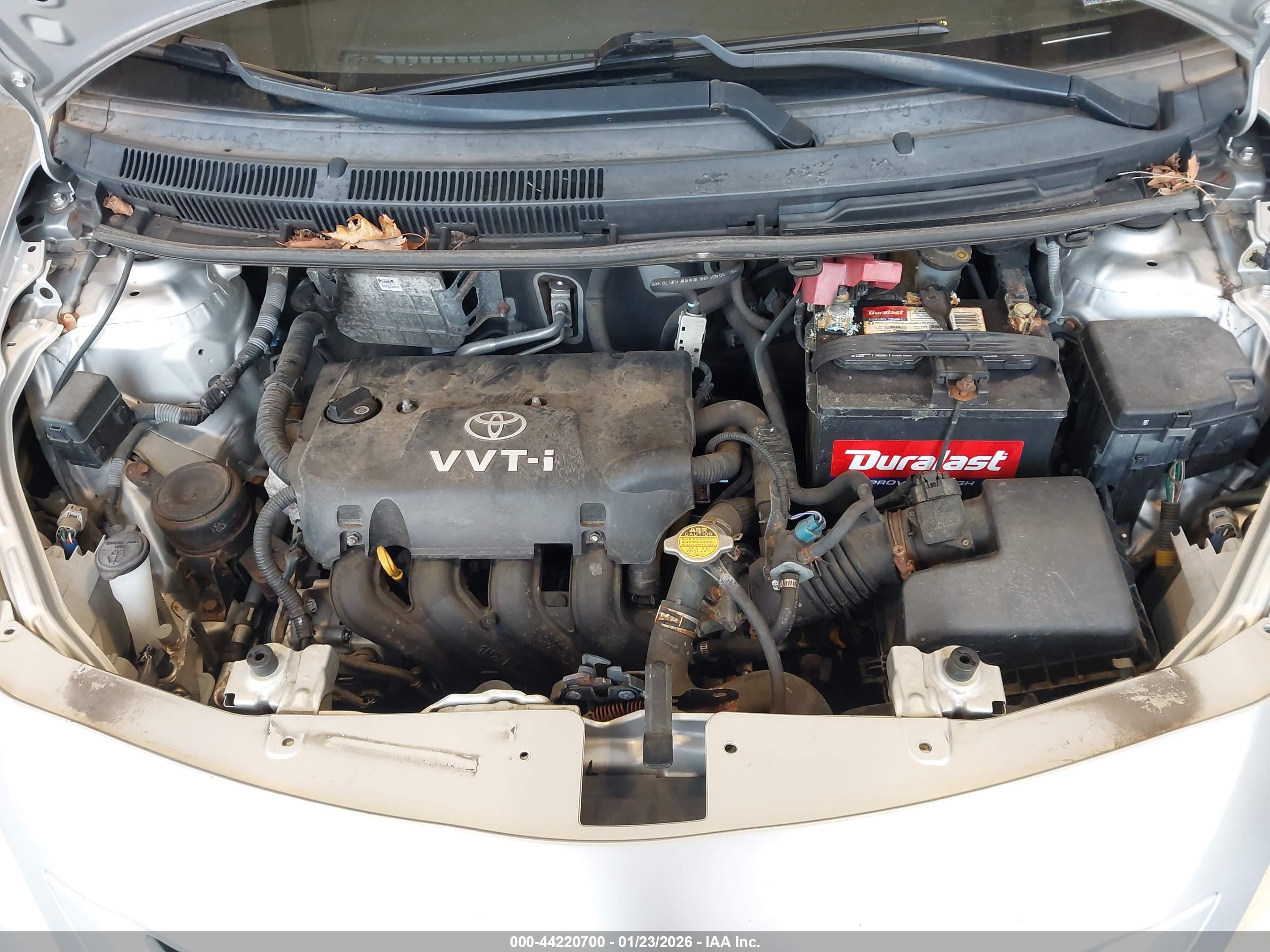 TOYOTA YARIS image 10