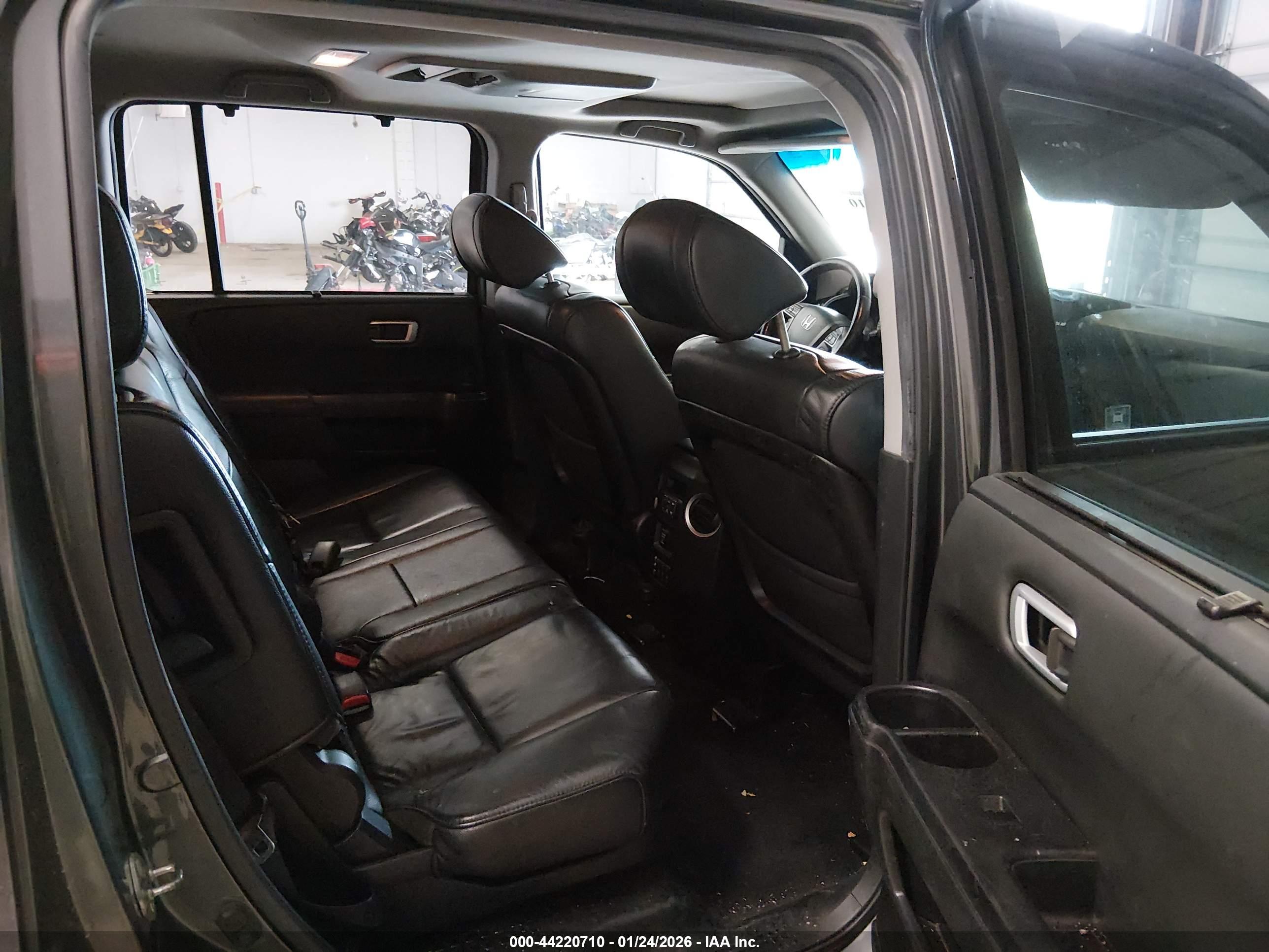 HONDA PILOT image 8