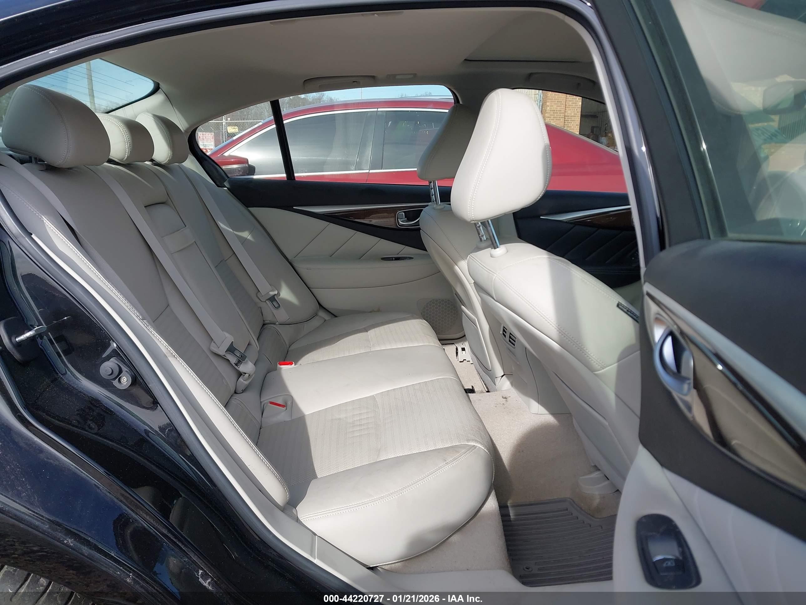 INFINITI Q50 image 8