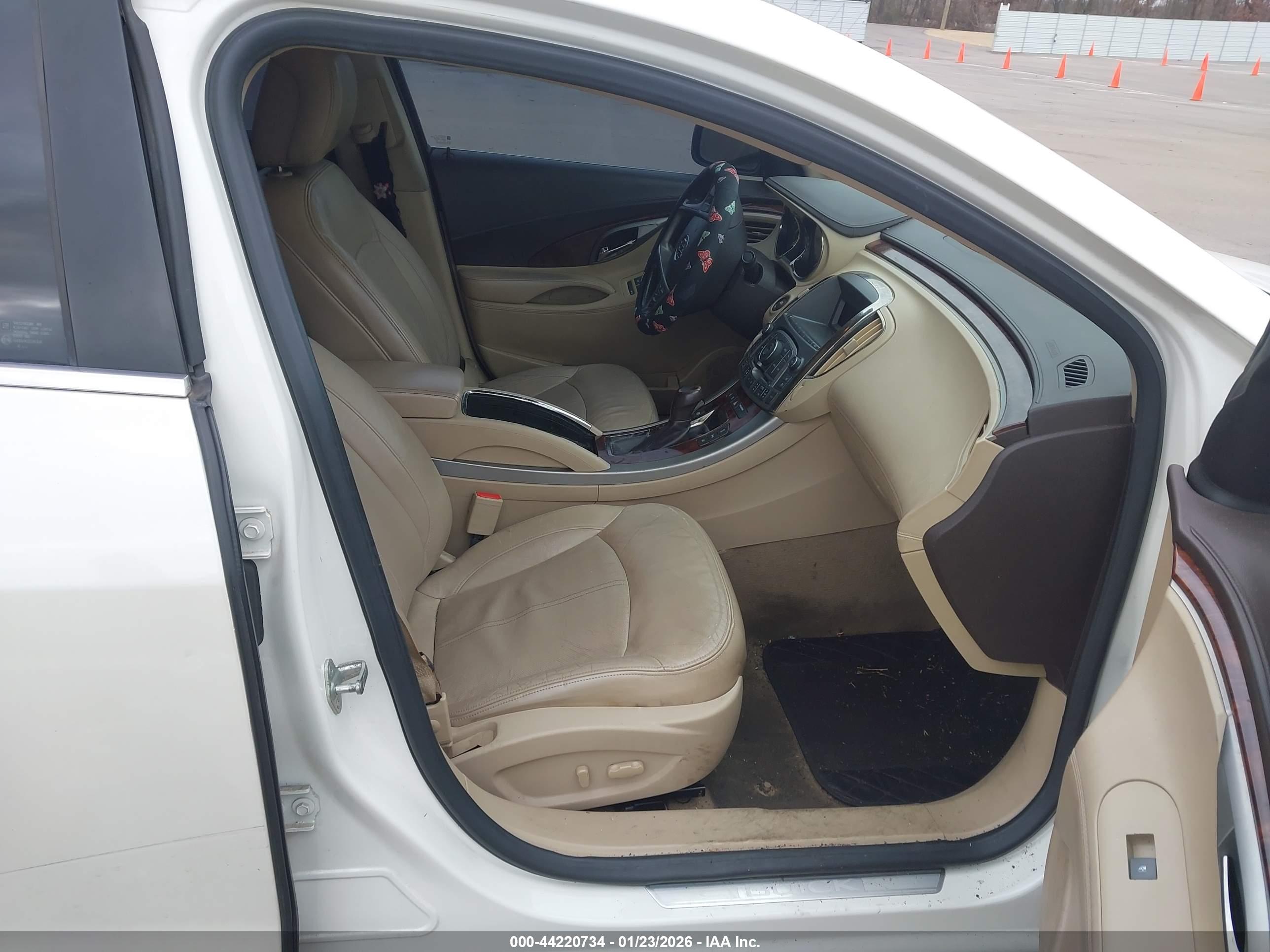 BUICK LACROSSE image 5