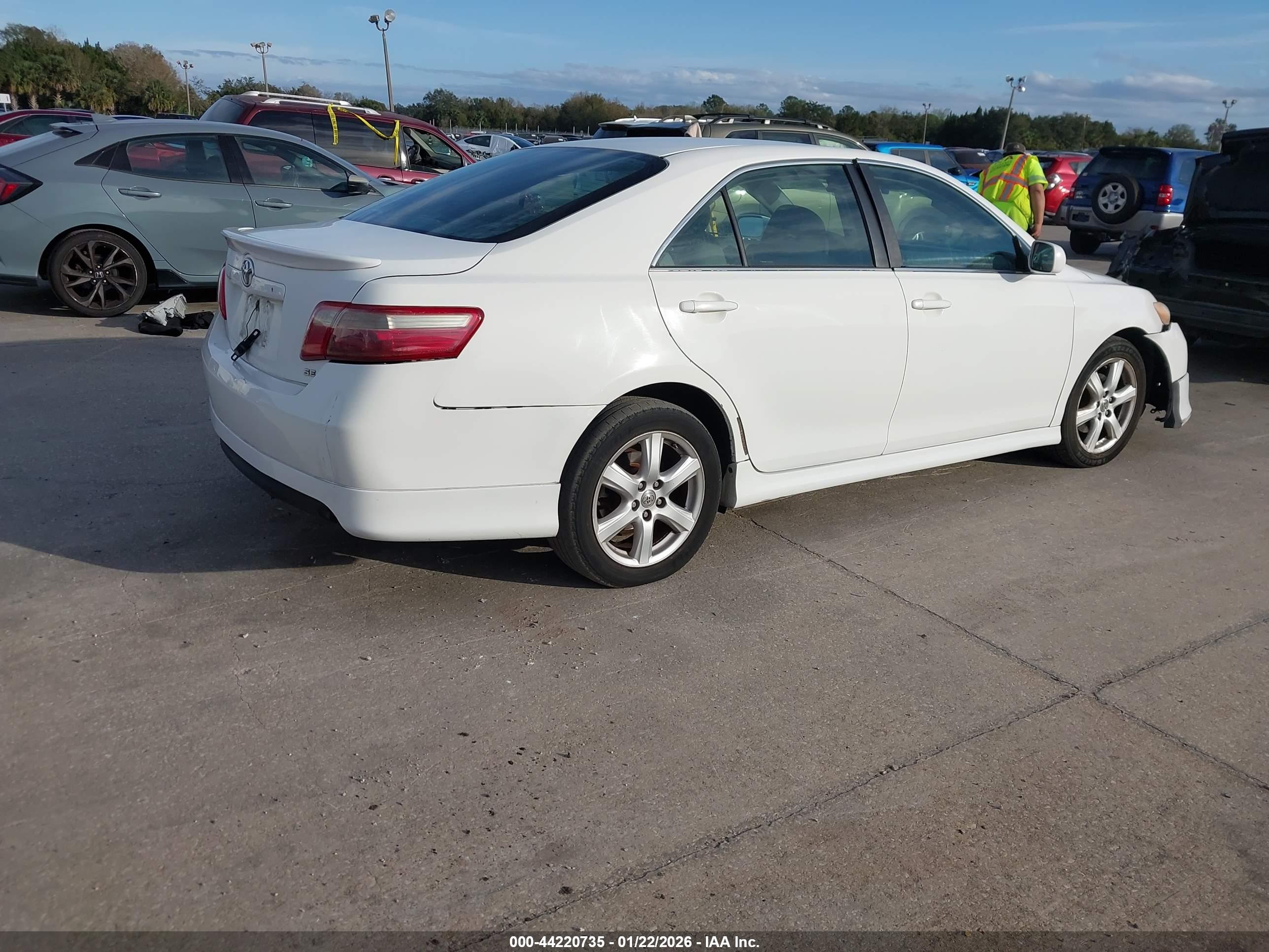 TOYOTA CAMRY image 4