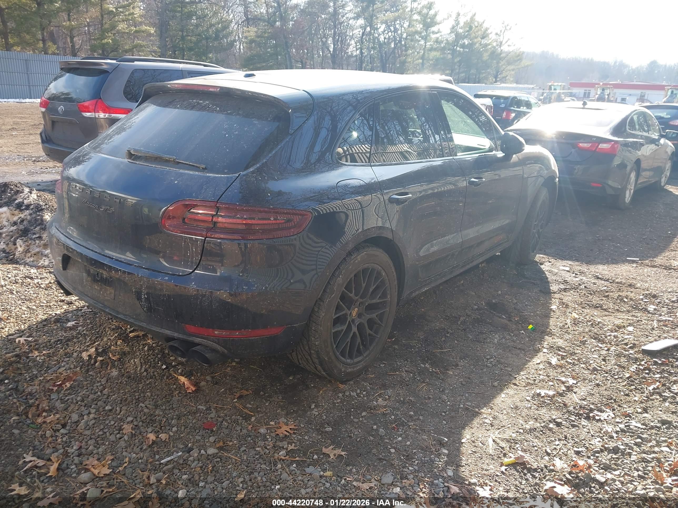 PORSCHE MACAN image 4