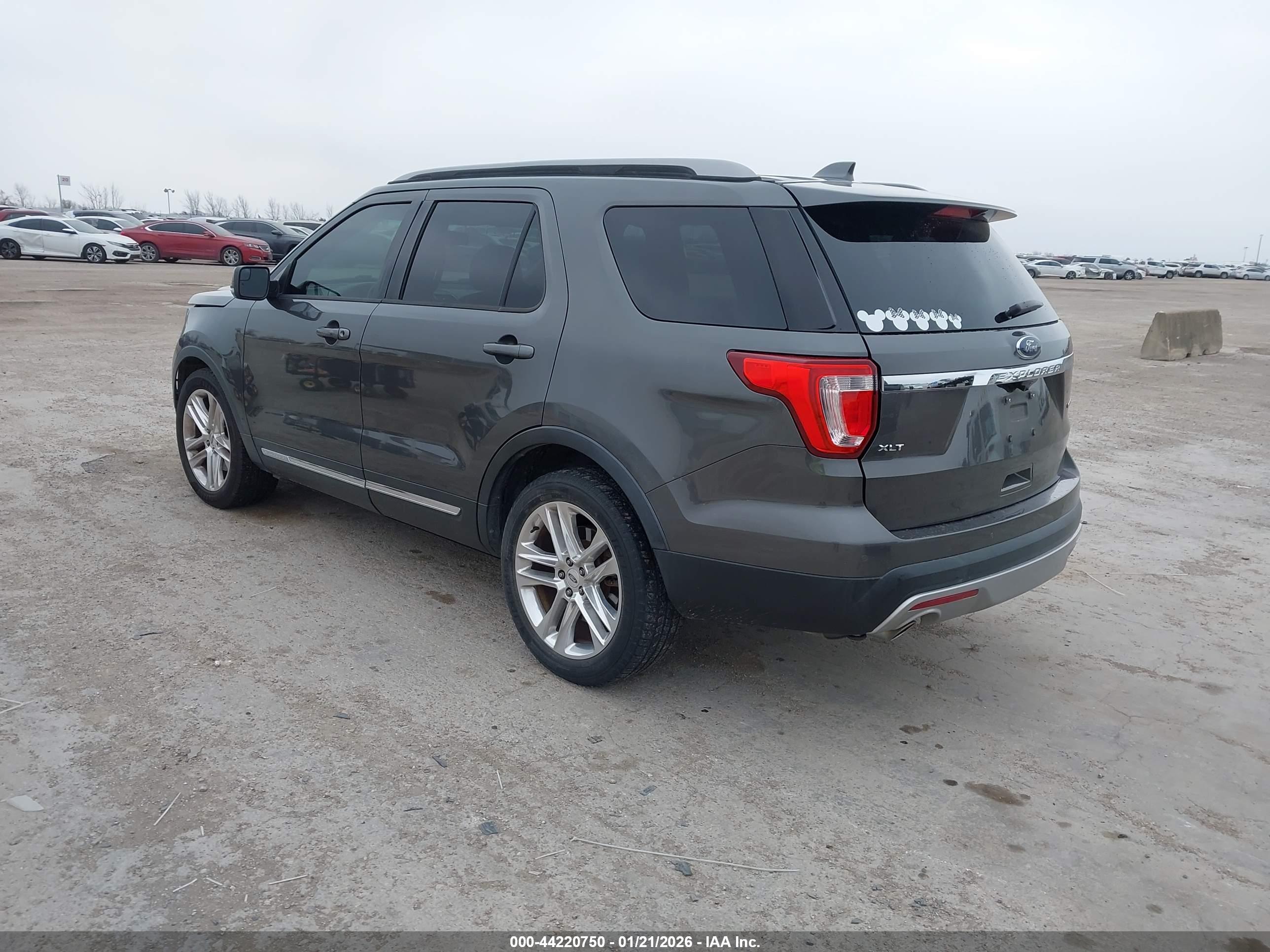 FORD EXPLORER image 3
