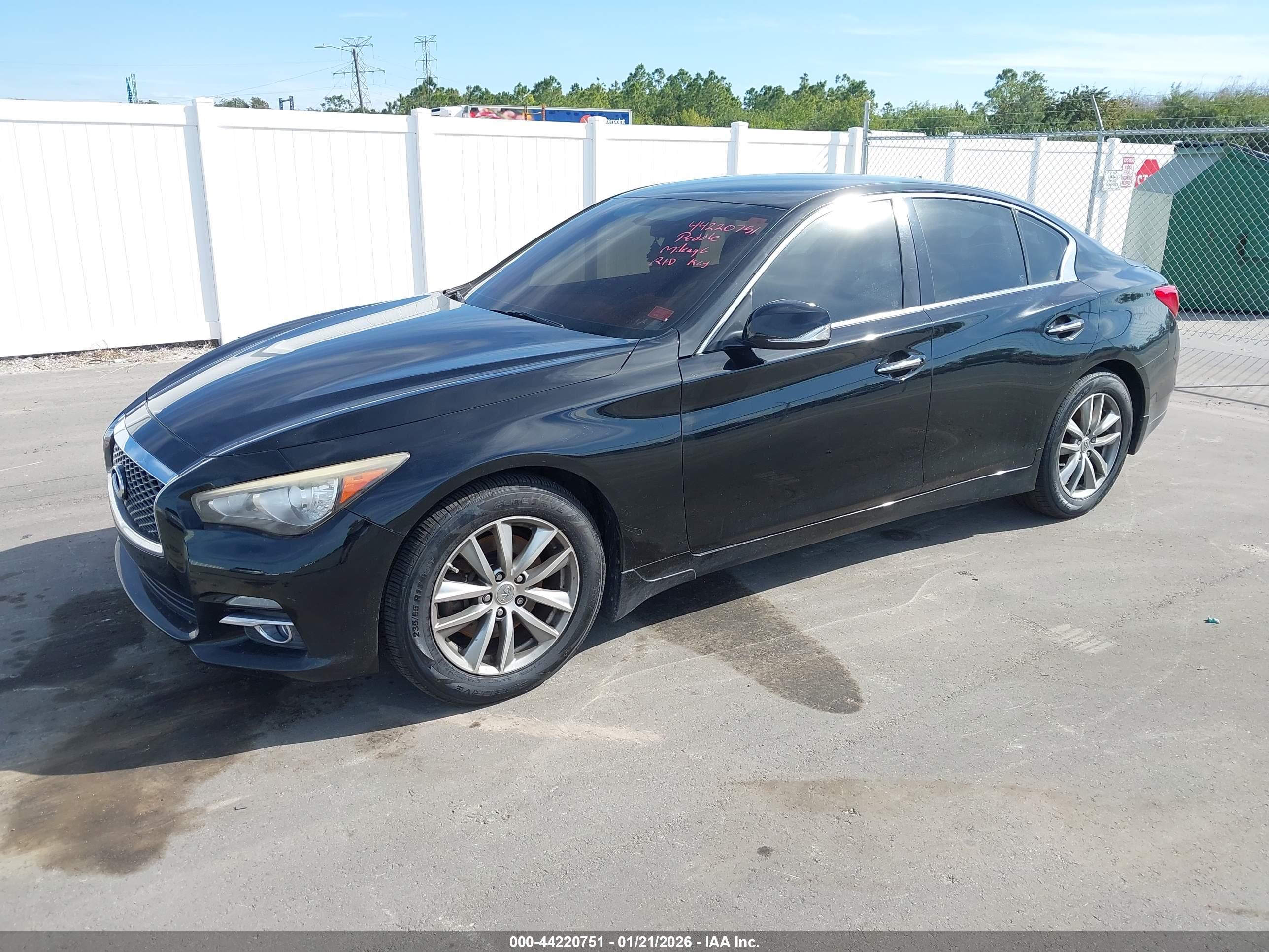 INFINITI Q50 image 2