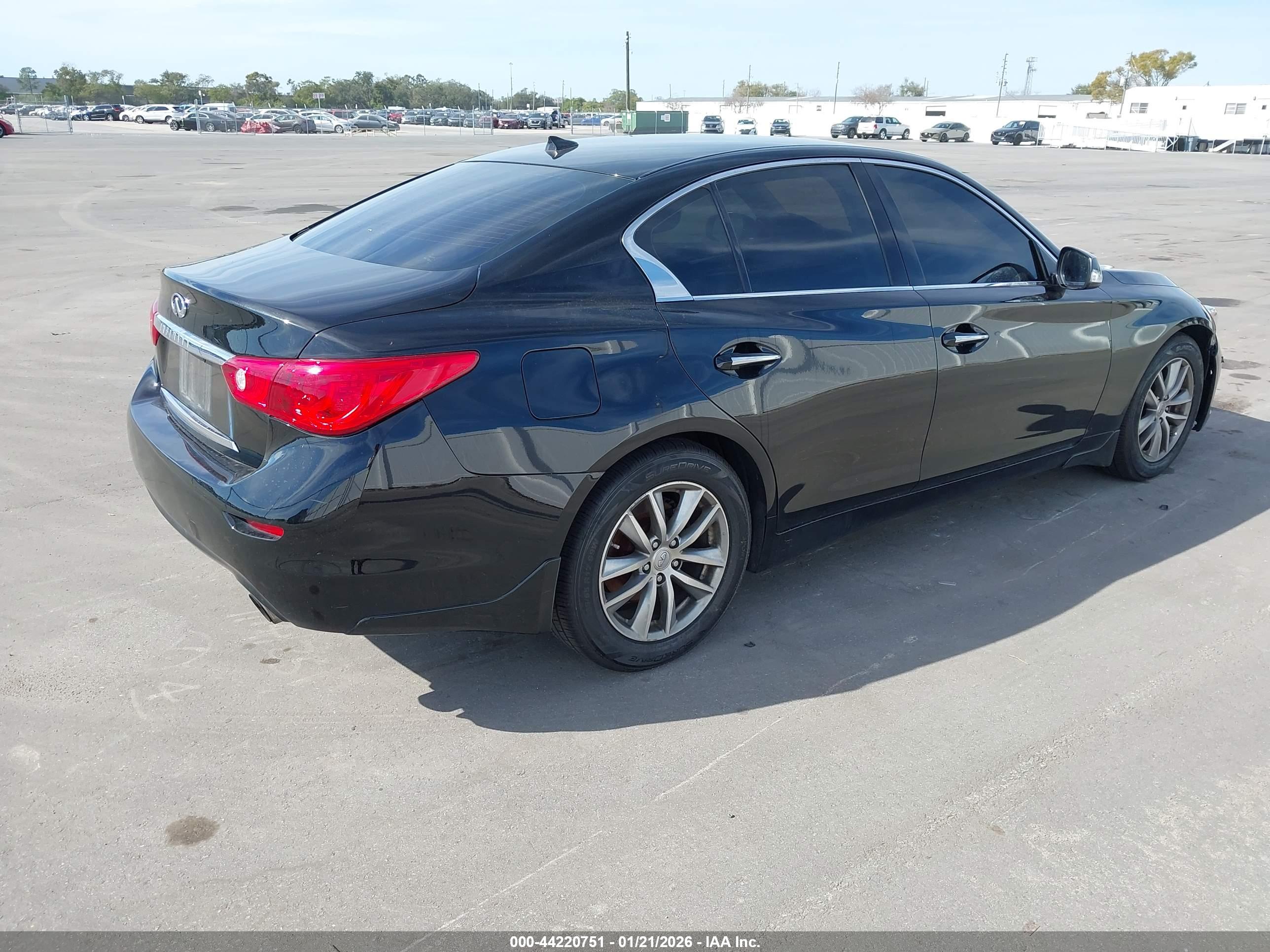 INFINITI Q50 image 4