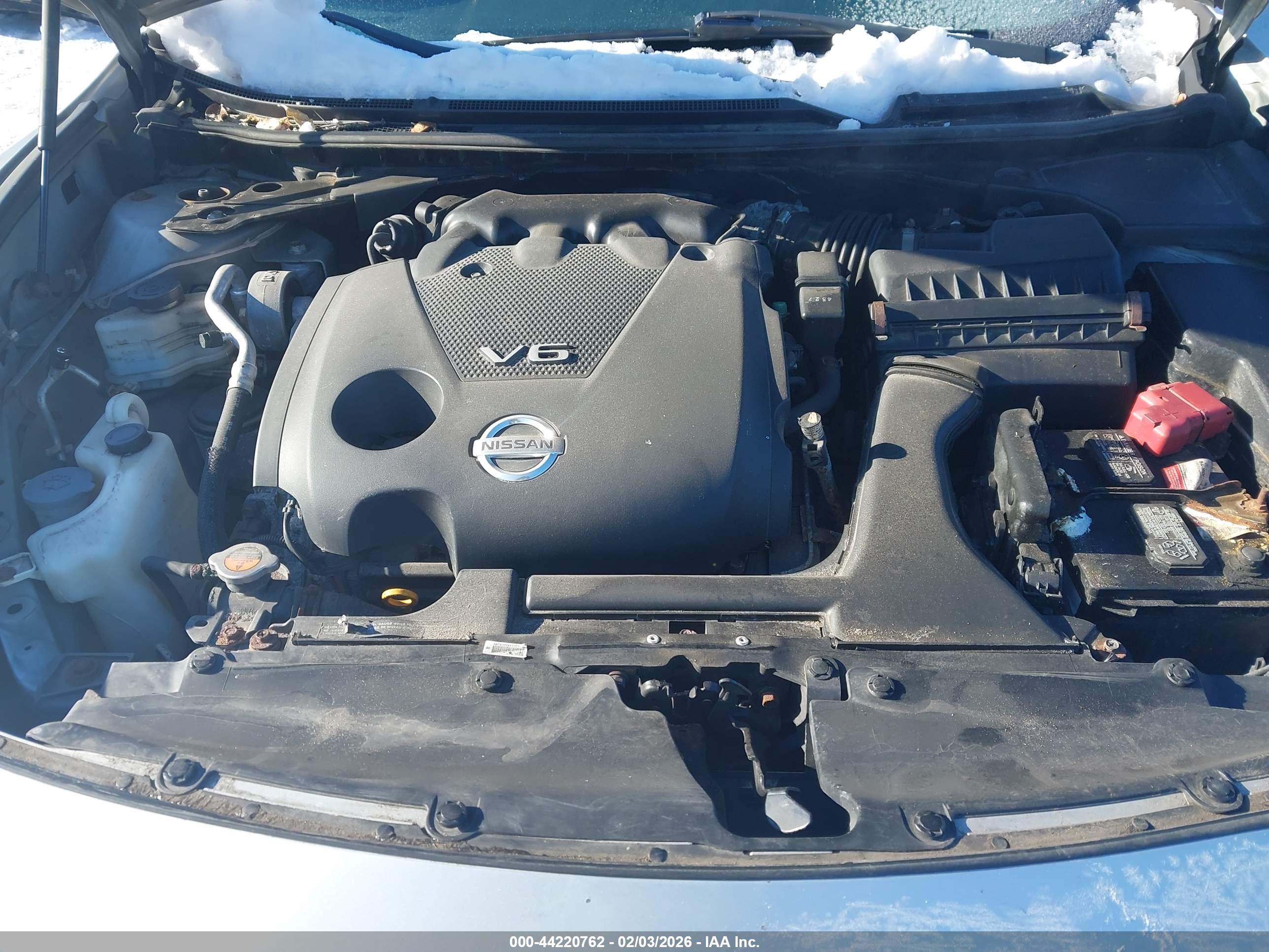NISSAN MAXIMA image 10