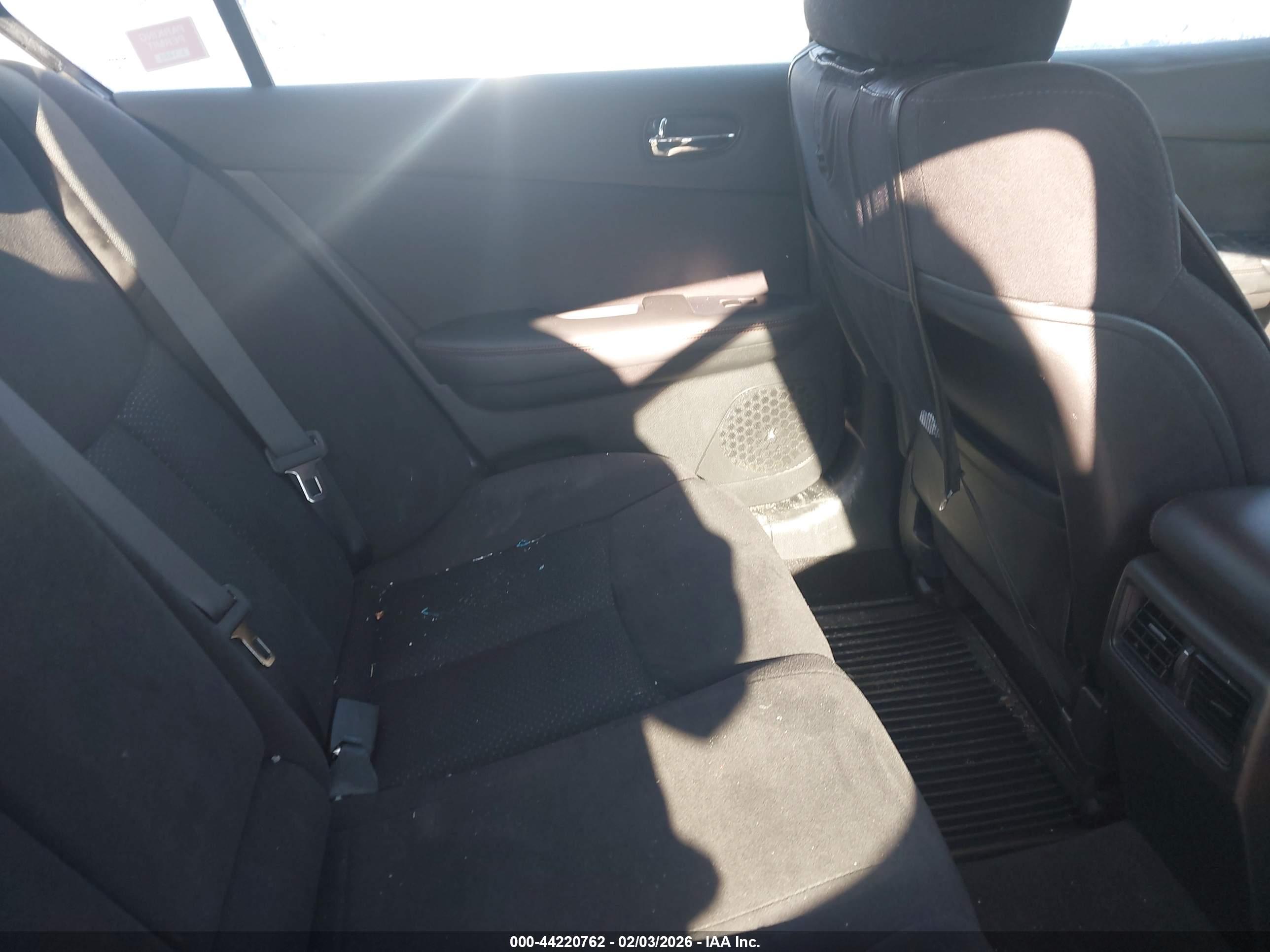 NISSAN MAXIMA image 8