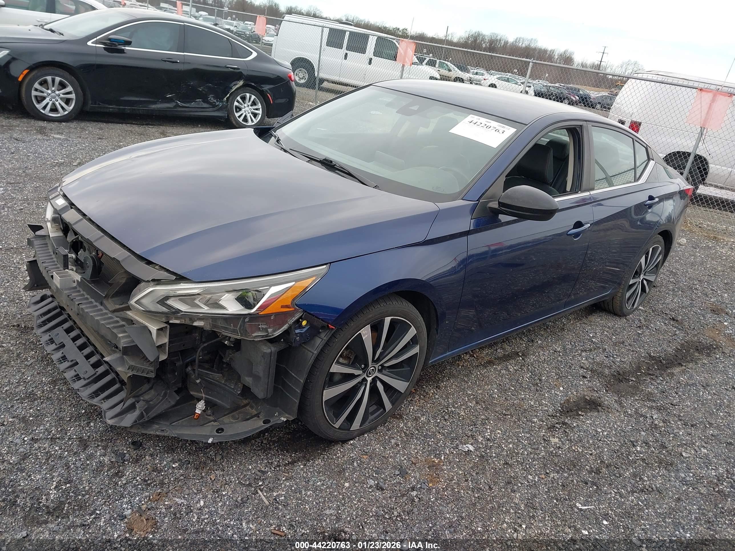 NISSAN ALTIMA image 2