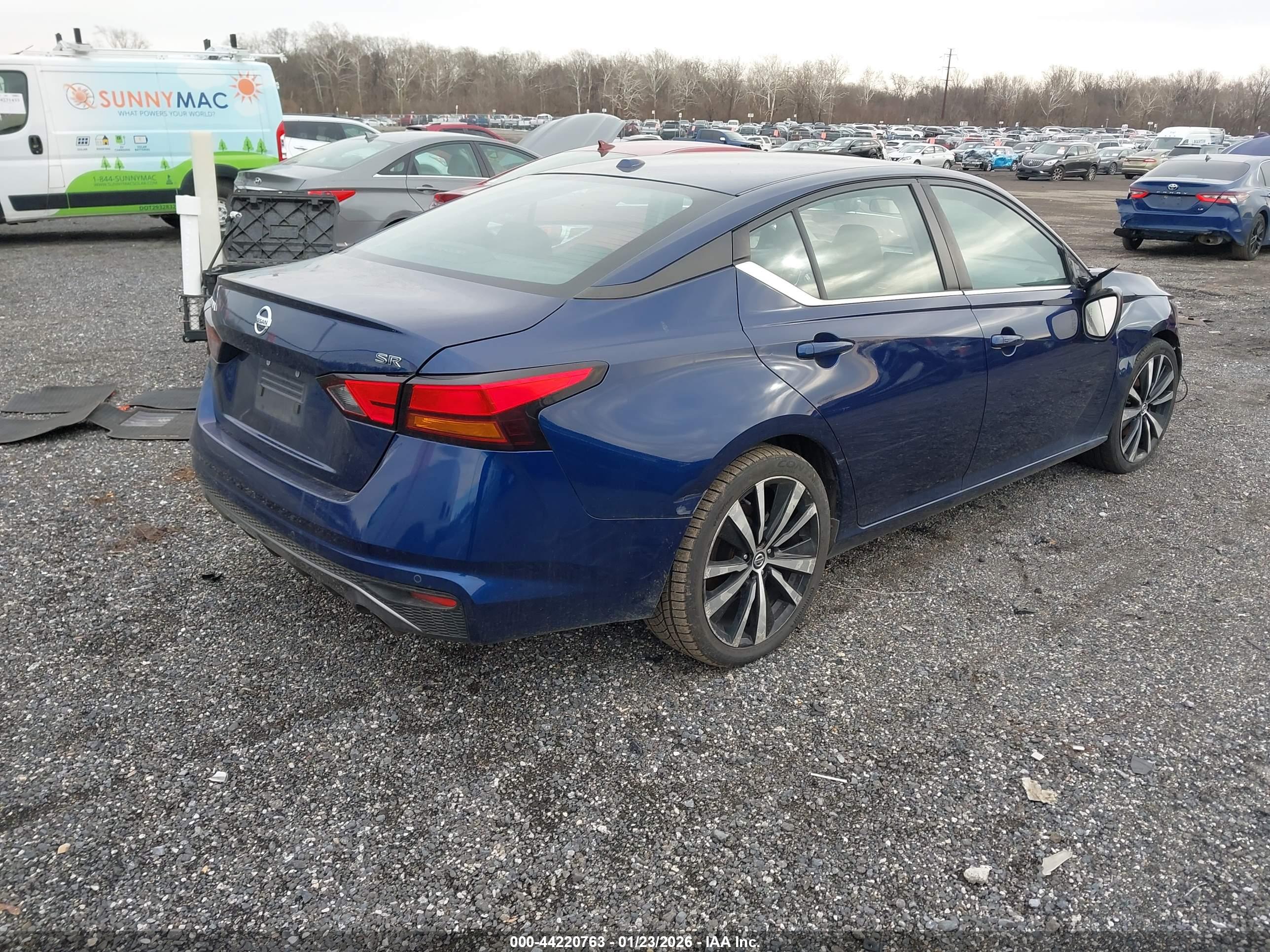 NISSAN ALTIMA image 4