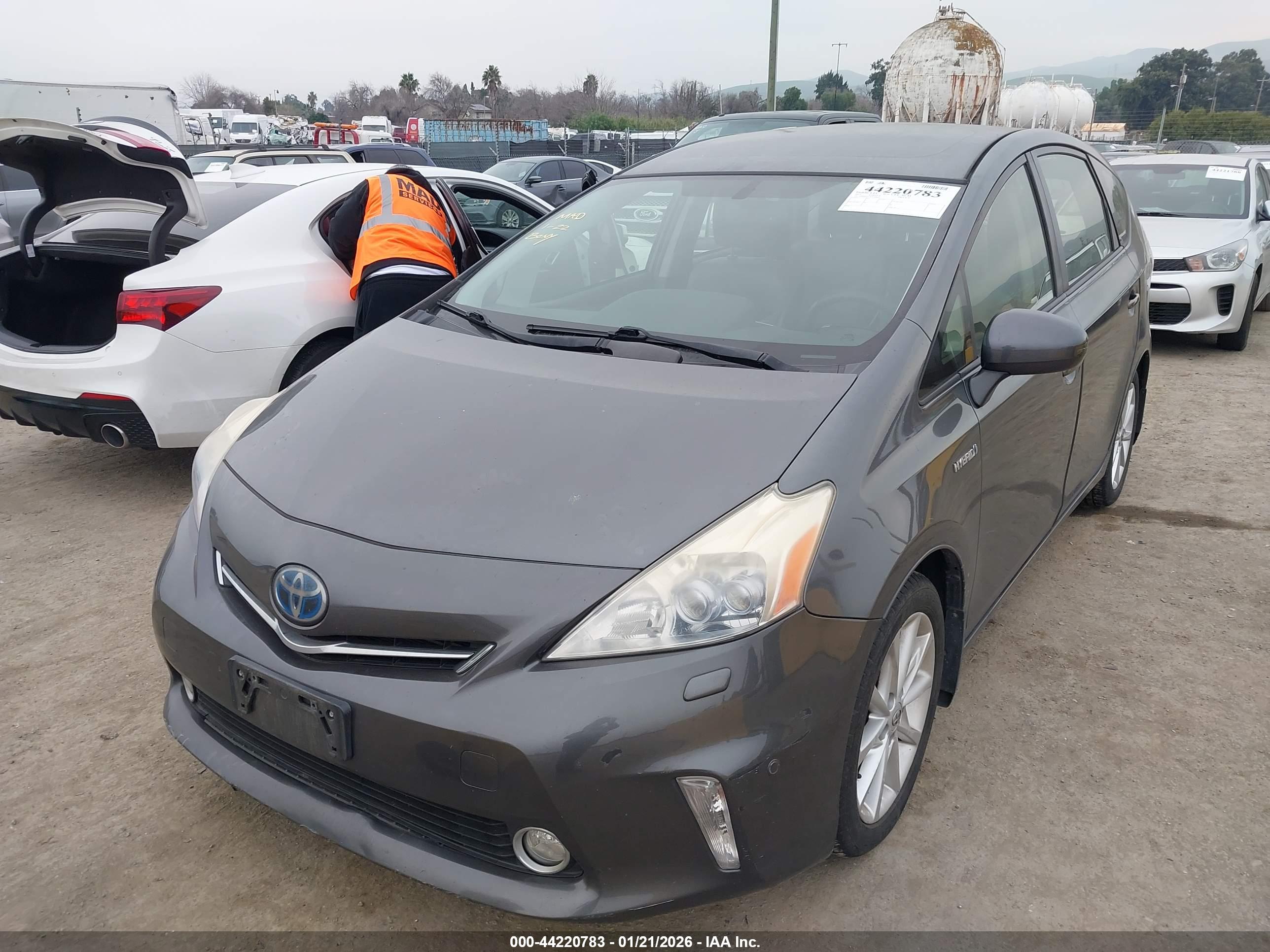 TOYOTA PRIUS image 6