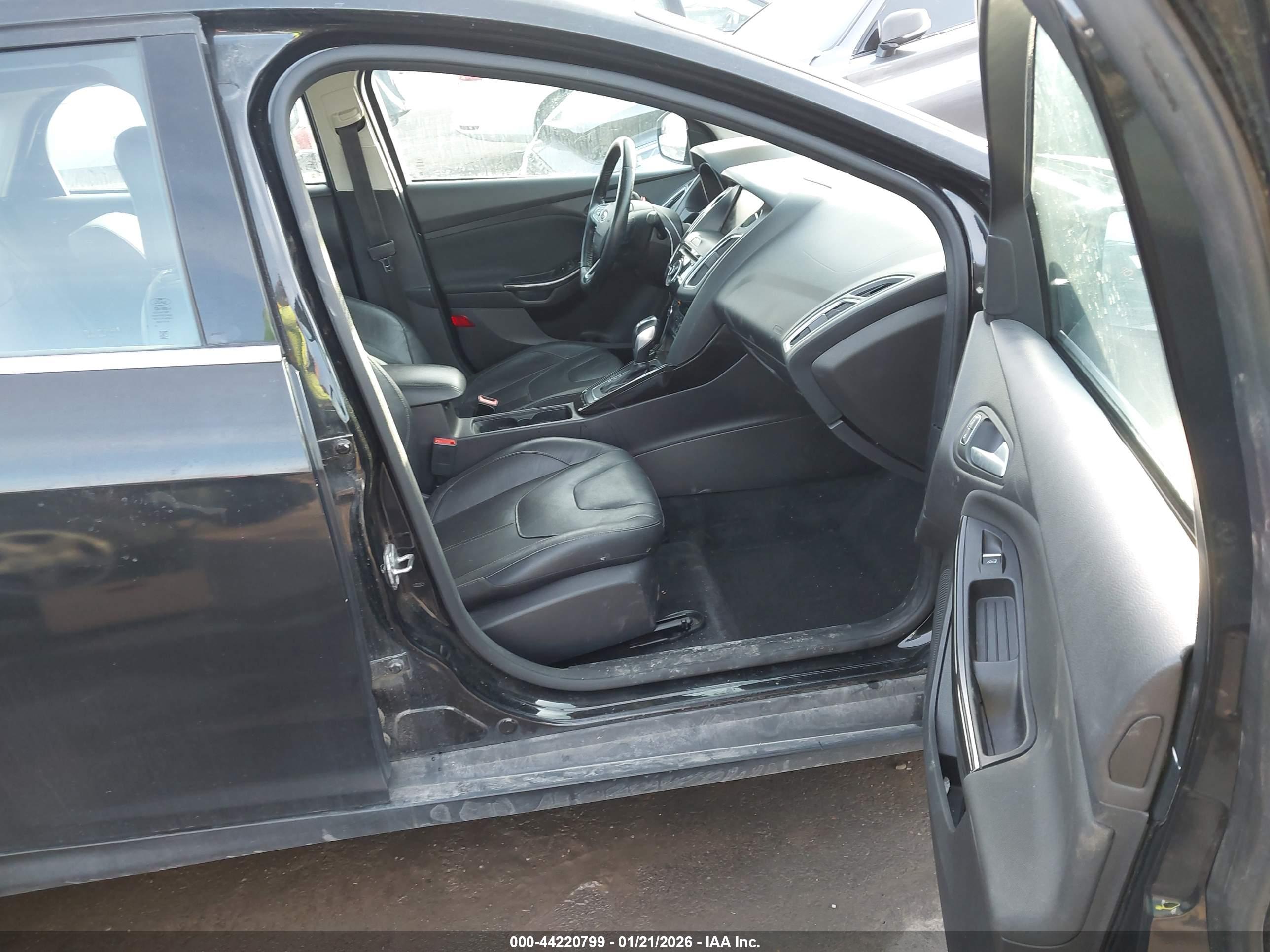 FORD FOCUS image 5