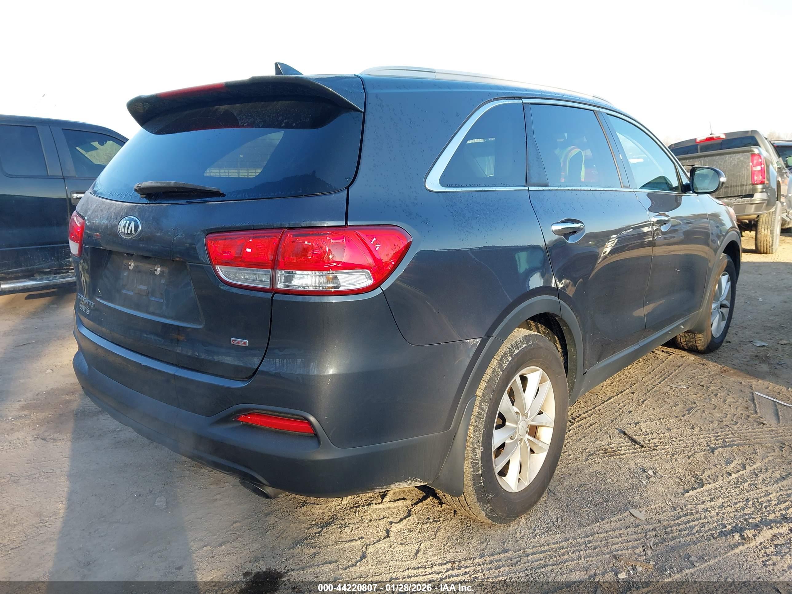 KIA SORENTO image 4