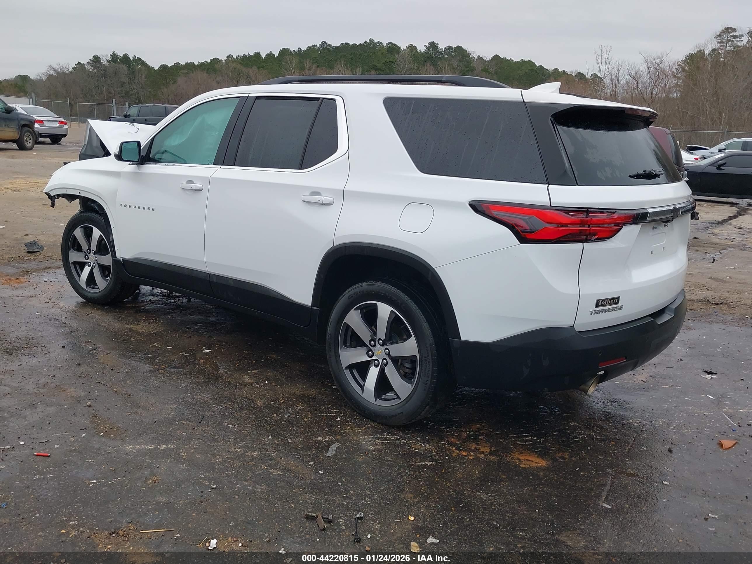 CHEVROLET TRAVERSE image 3
