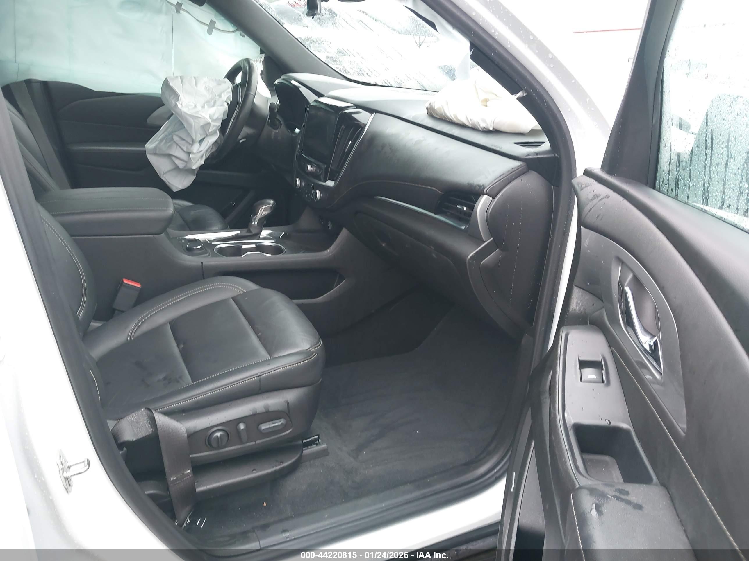 CHEVROLET TRAVERSE image 5