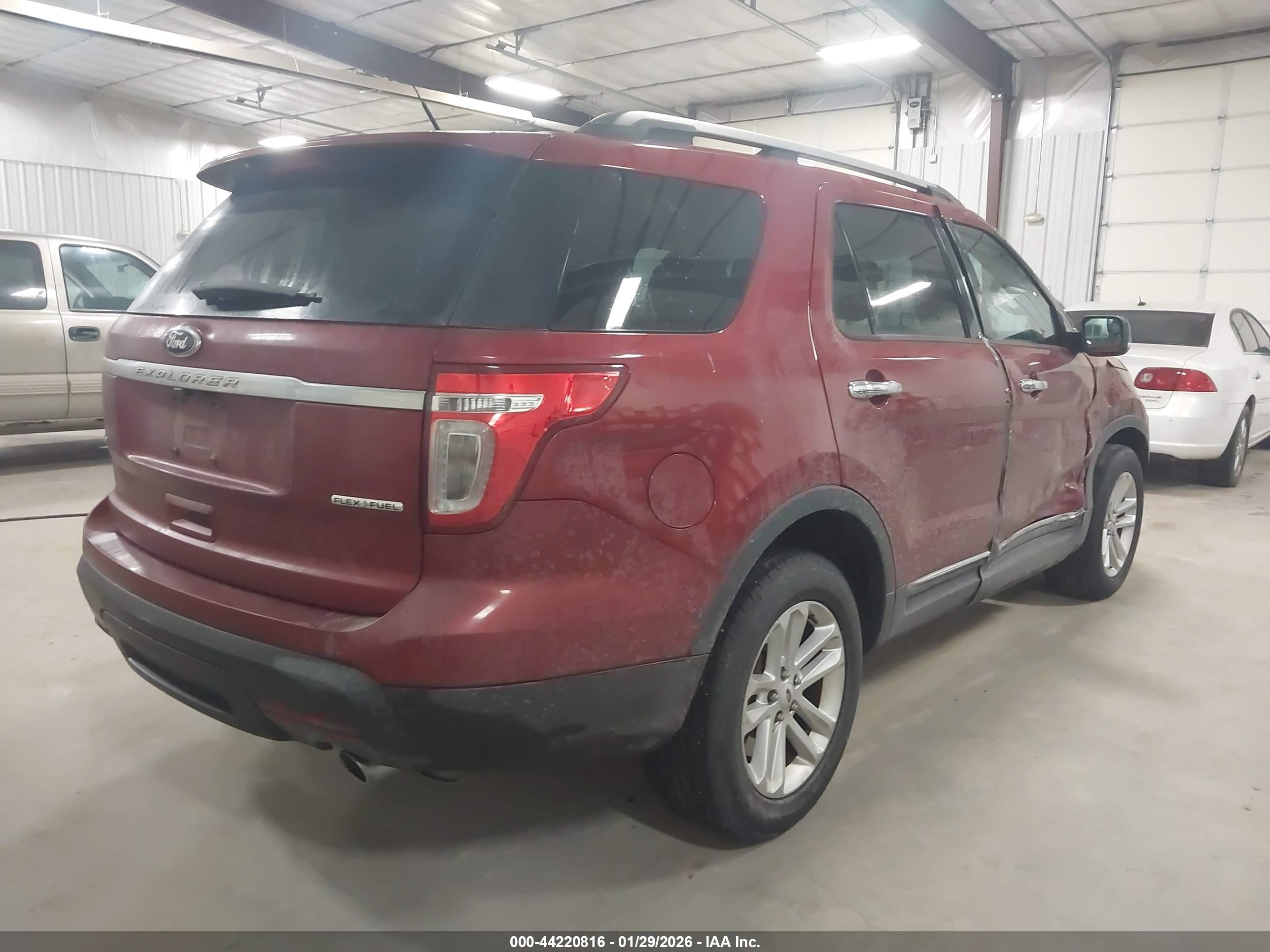 FORD EXPLORER image 4