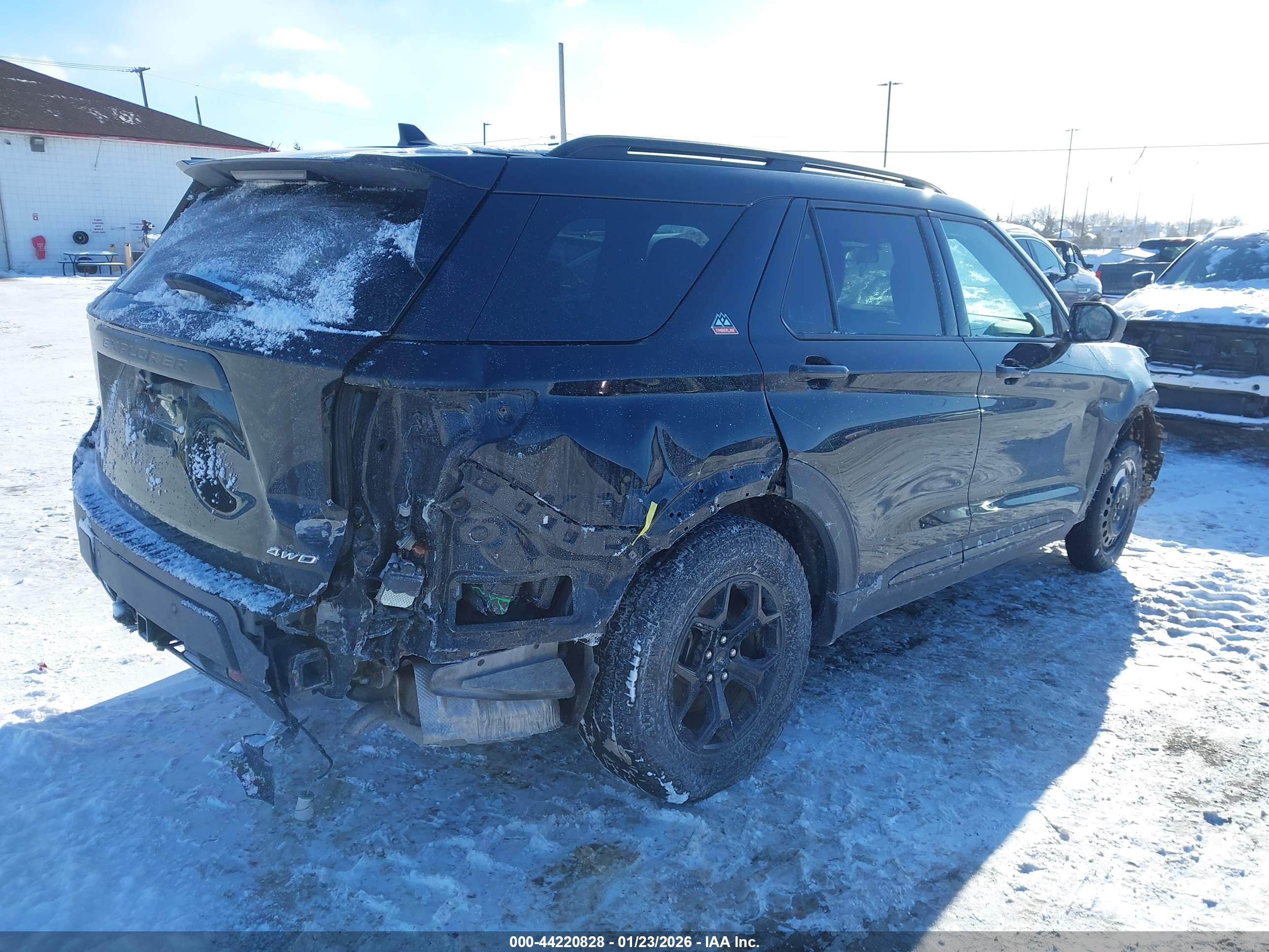FORD EXPLORER image 4