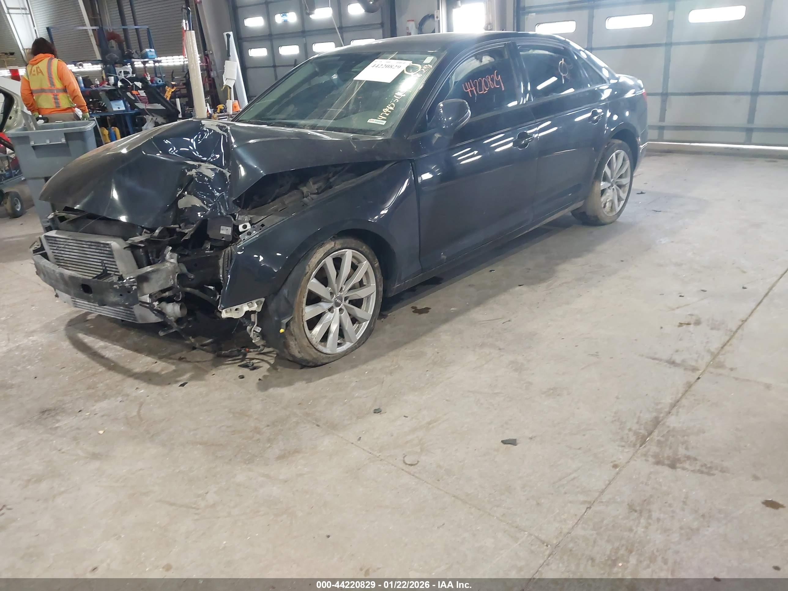 AUDI A4 image 2