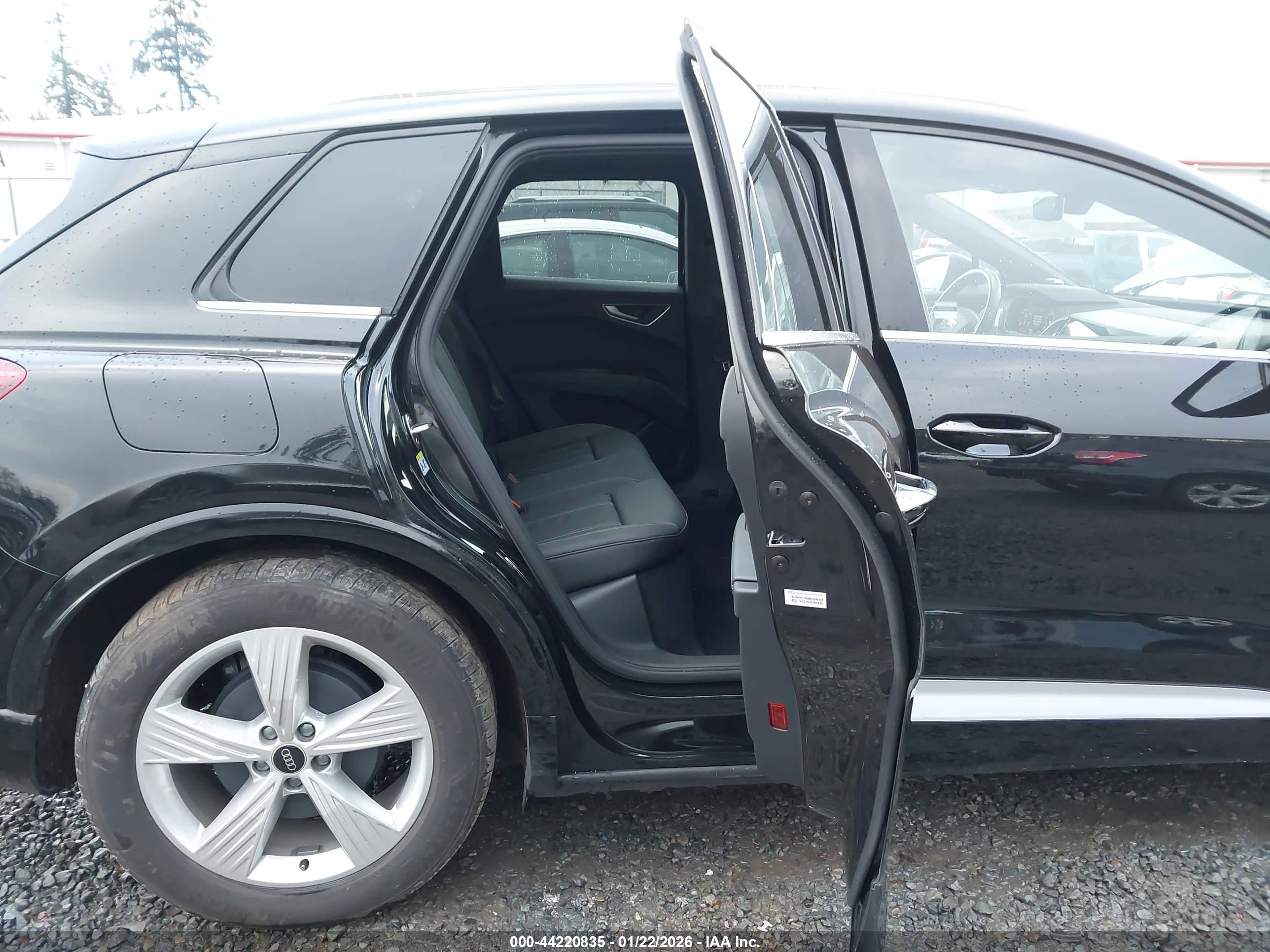 AUDI Q4 image 8