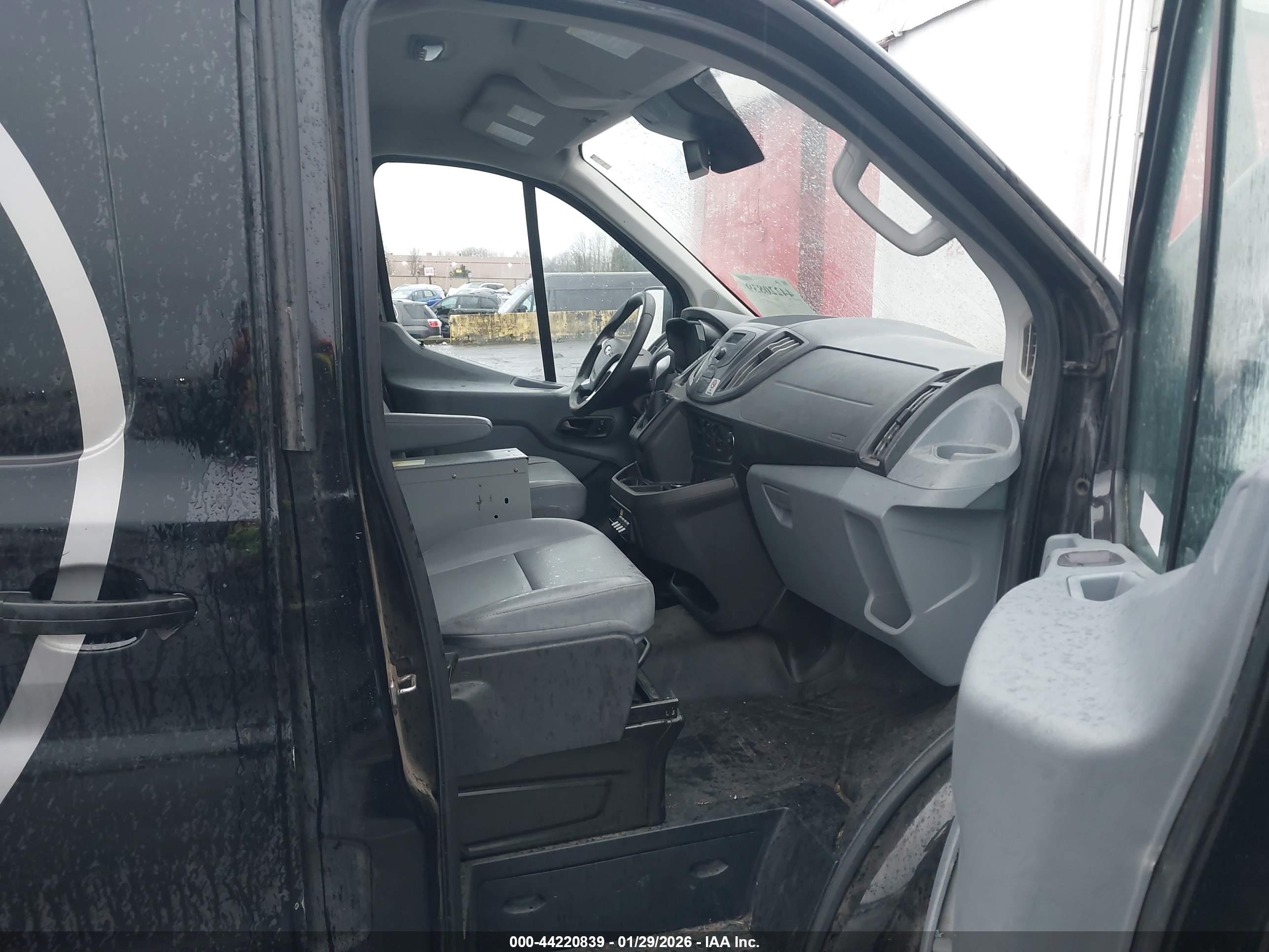 FORD TRANSIT-250 image 5