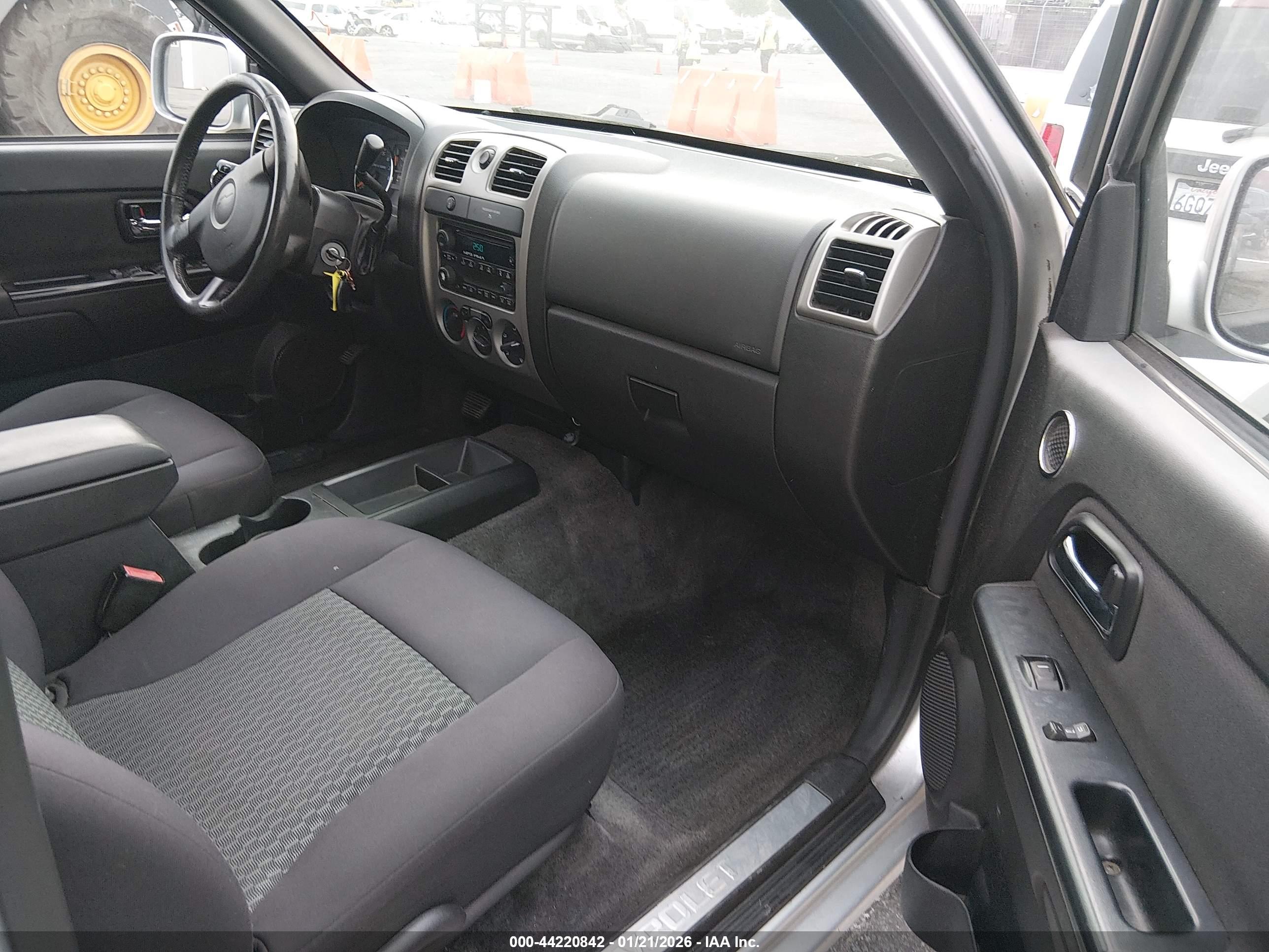 CHEVROLET COLORADO image 5