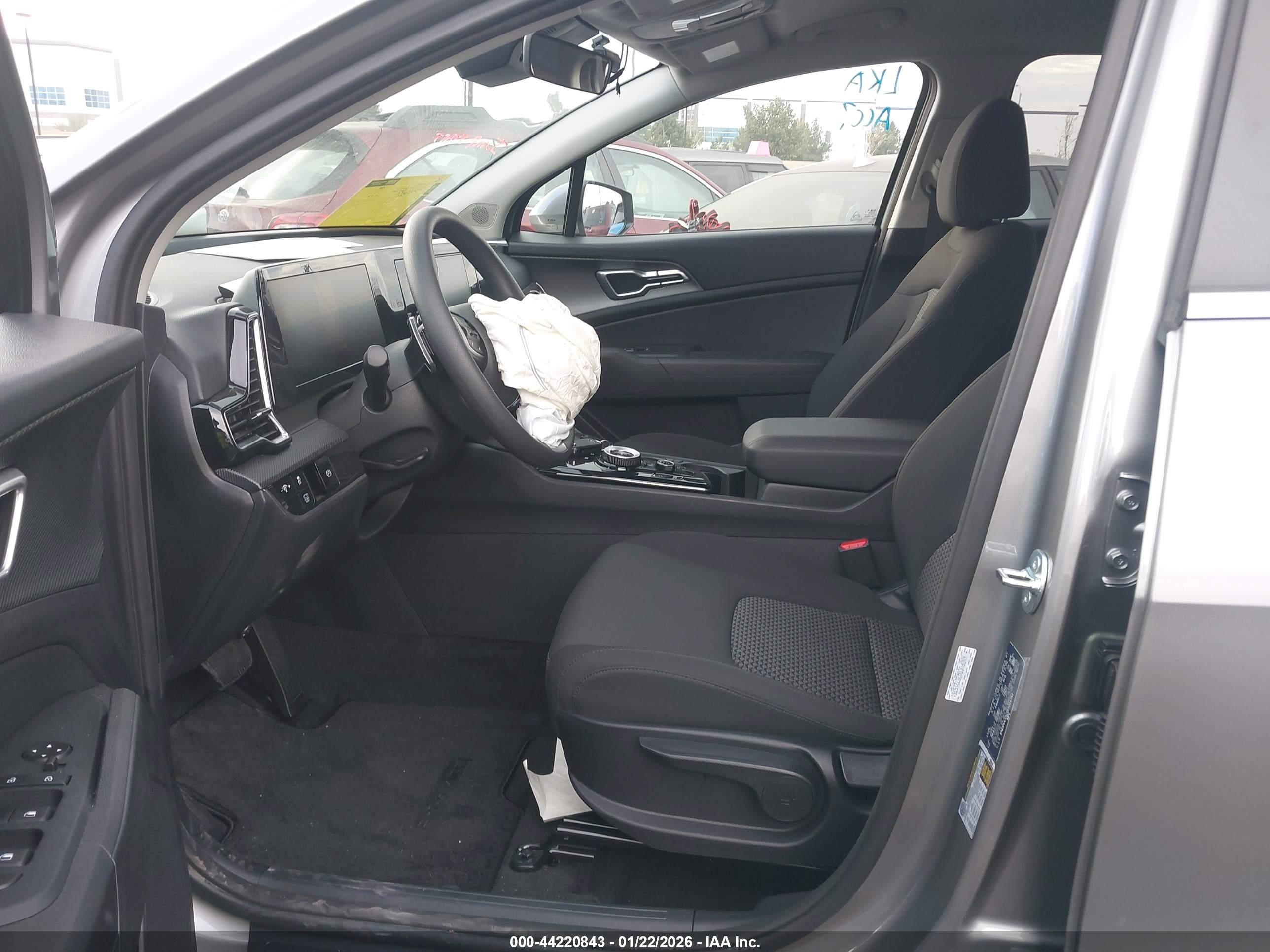KIA SPORTAGE image 5