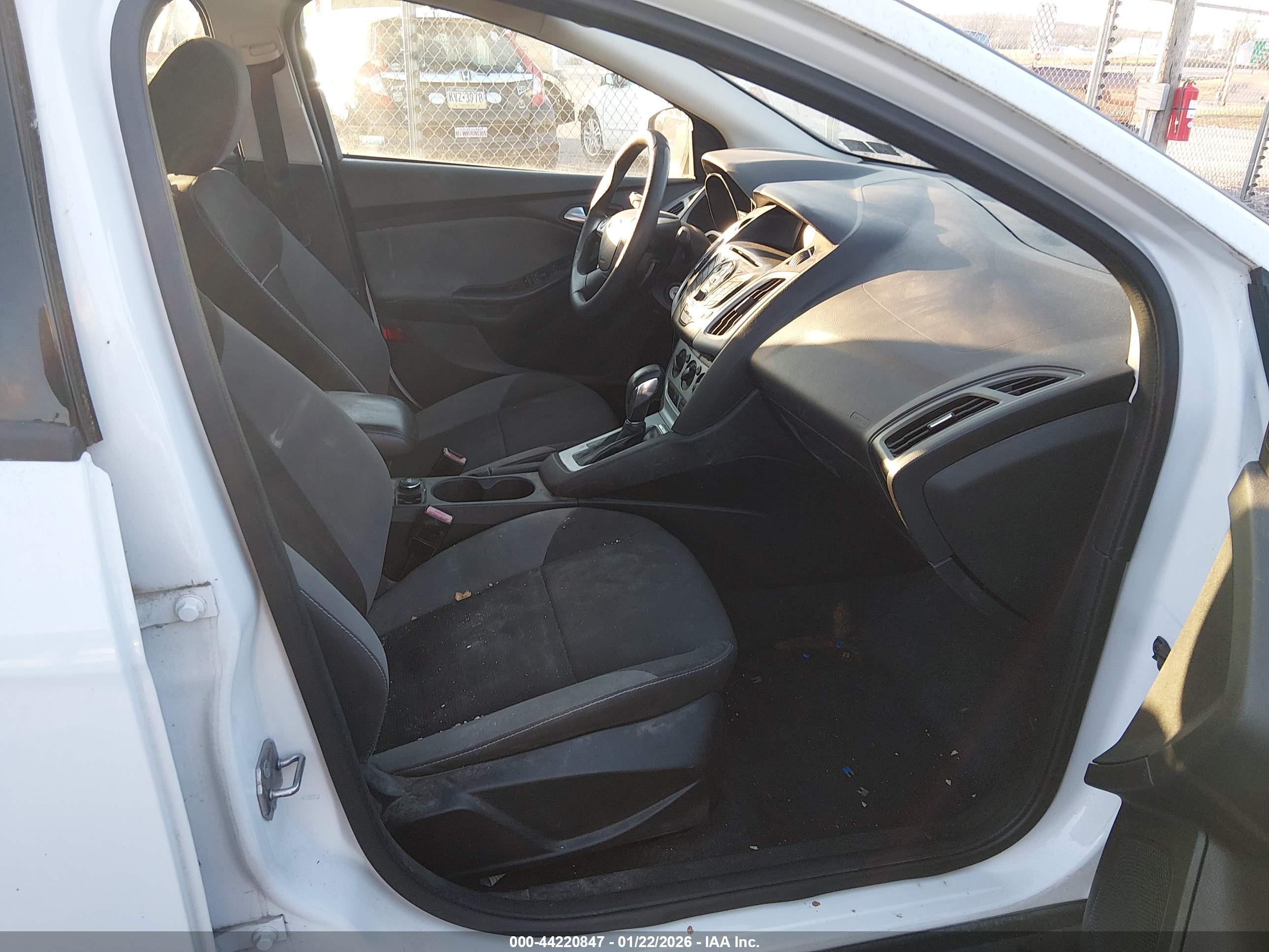 FORD FOCUS image 5